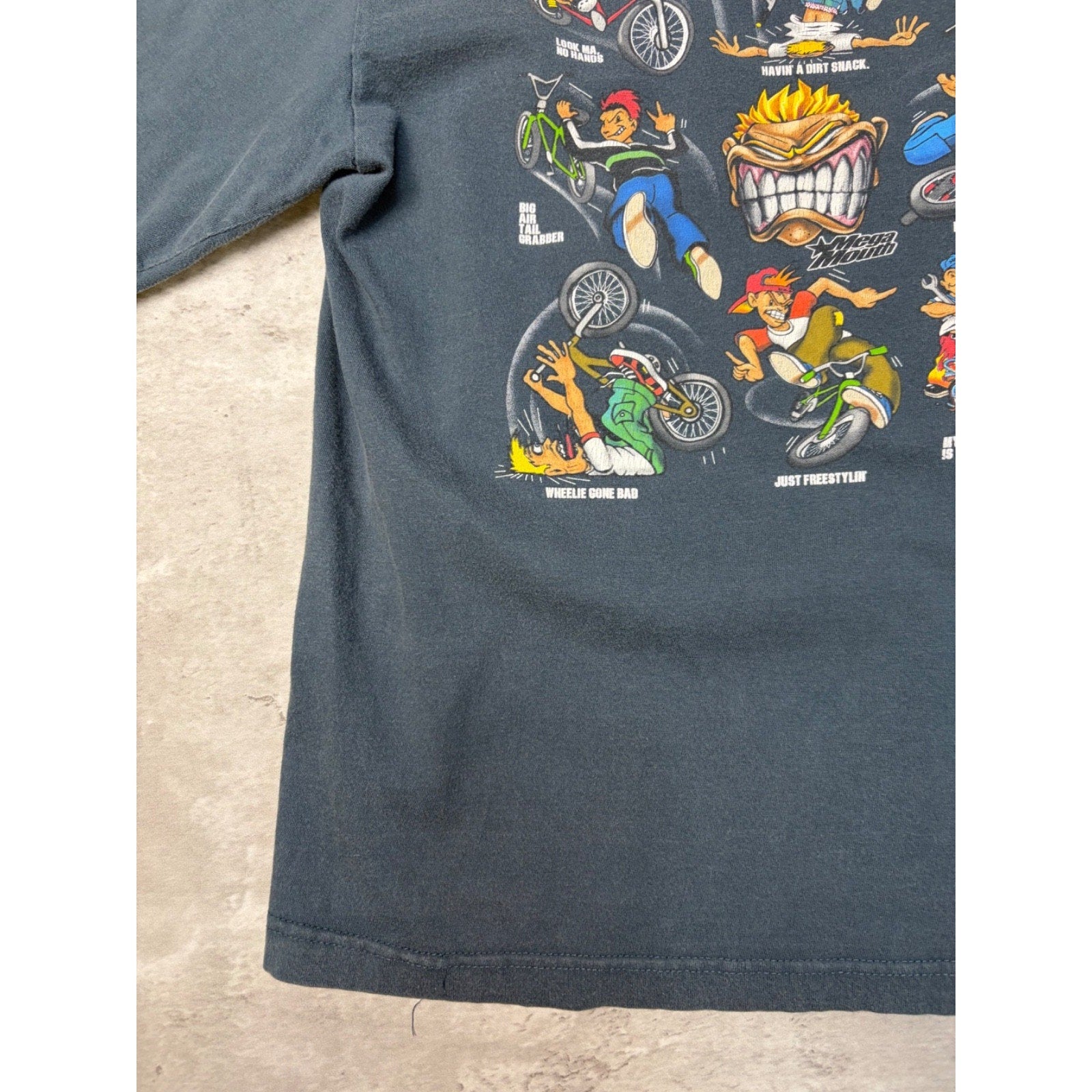 Vintage 2001 BMX Character Roster Graphic Long Sleeve T-Shirt Size XL YOUTH