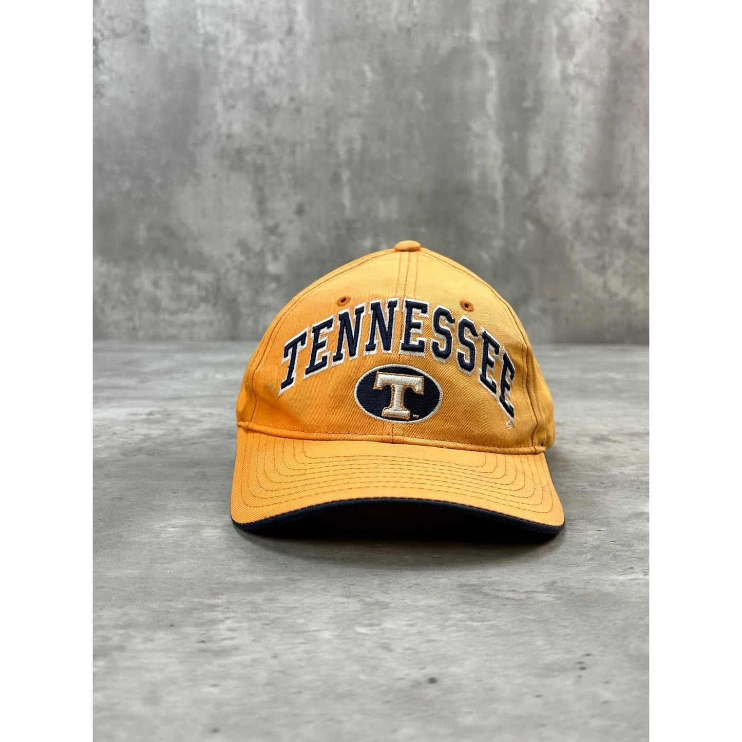 Vintage Tennessee Volunteers NCAA Embroidered Spellout Snapback Hat OSFA