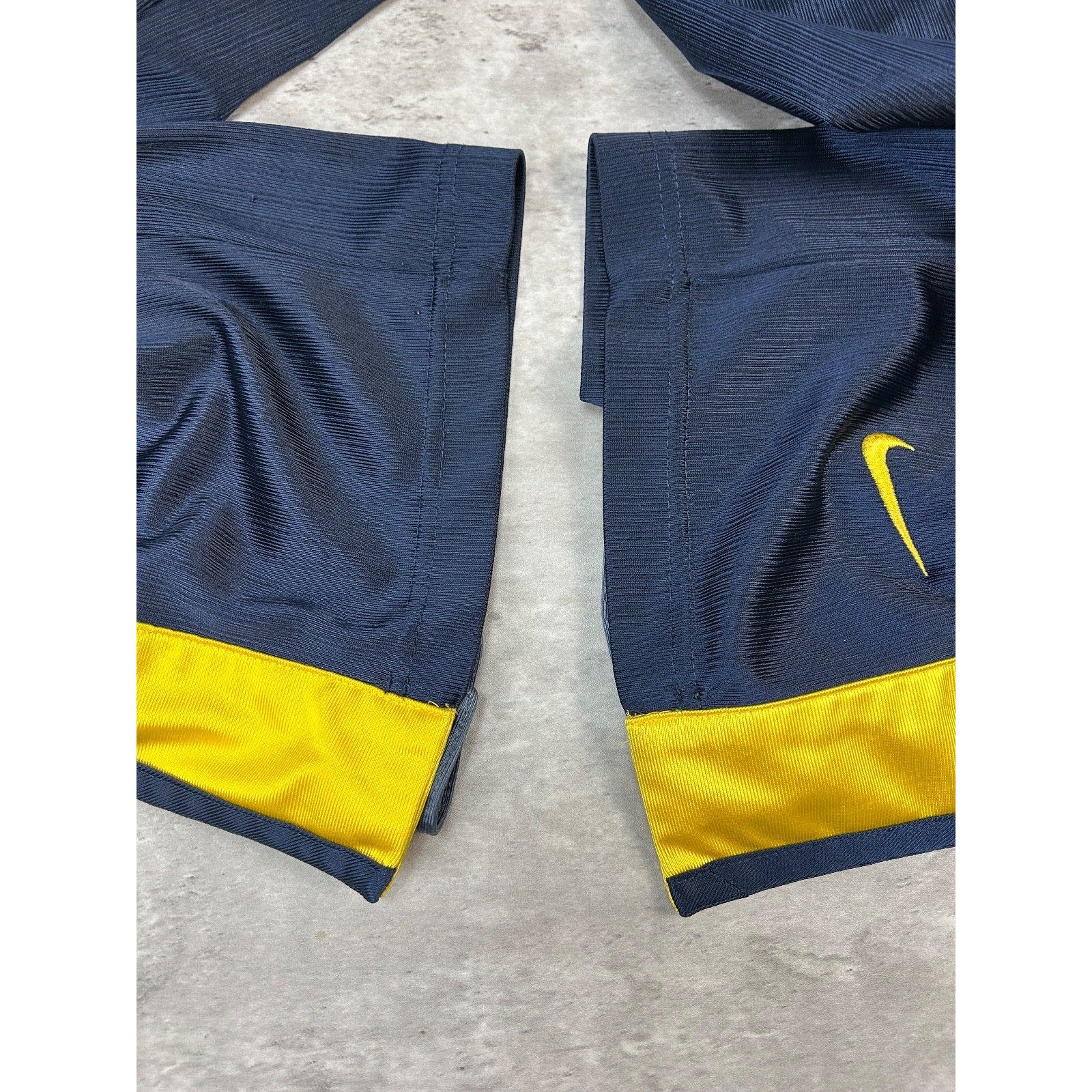 Vintage 2000s Nike Embroidered Swoosh Nylon Tearaway Pants Size Large YOUTH