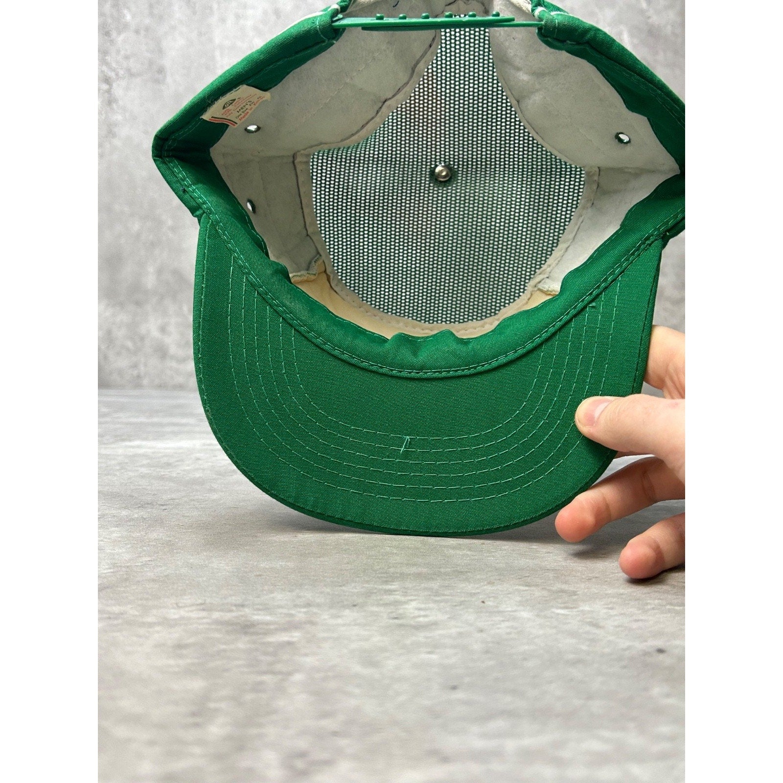 Vintage 80s/90s Two Tone Panelled White/Green Striped Snapback Hat OSFA