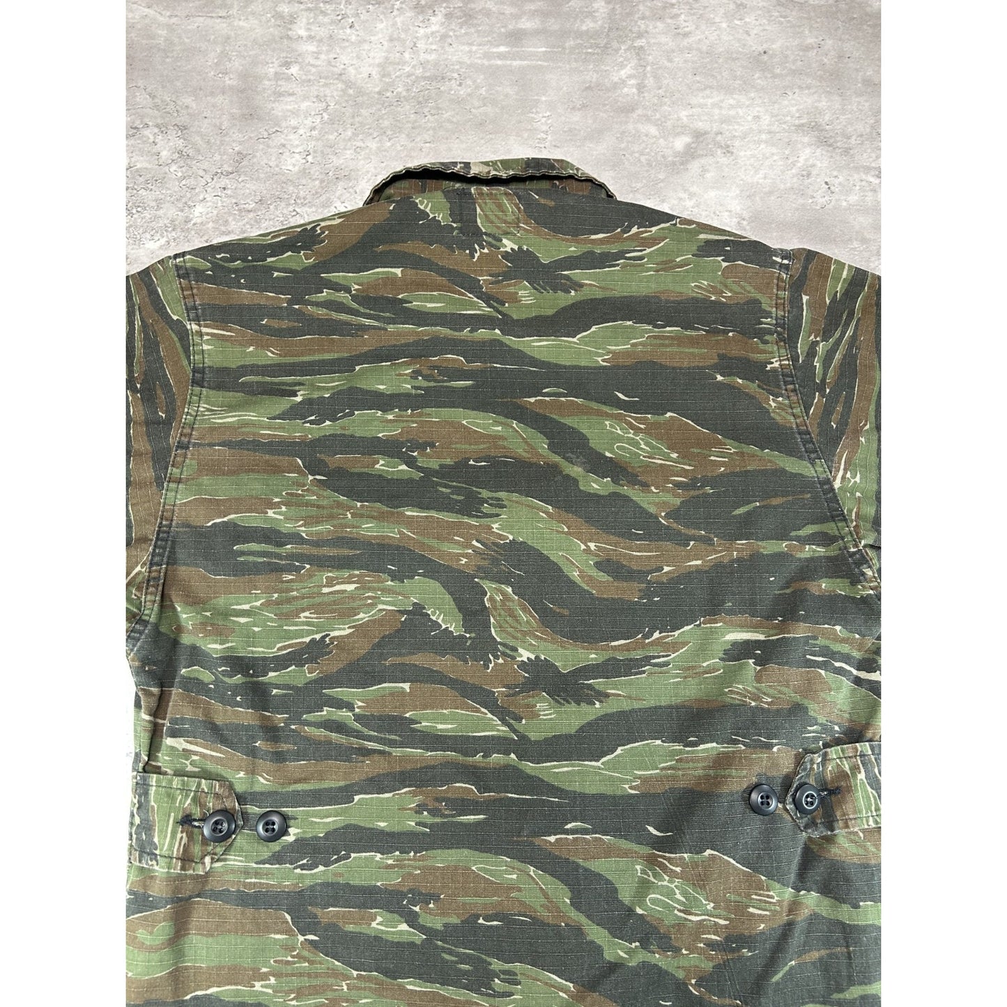 Vintage 1980s US Military Tiger Stripe Camo Multi Pocket Jacket Size Small