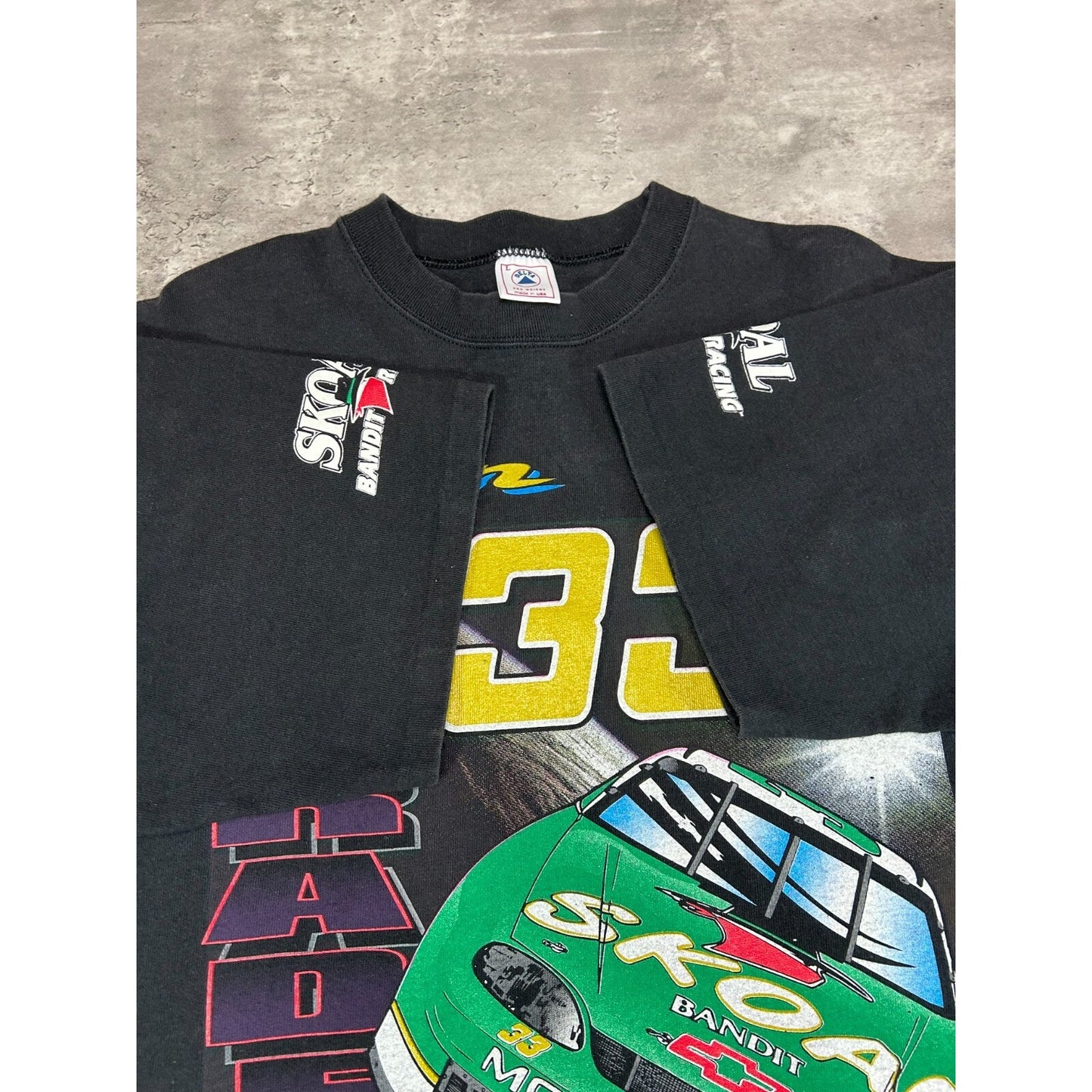 Vintage Ken Schrader #33 Nascar Skoal Racing Car Graphic T-Shirt Size Large
