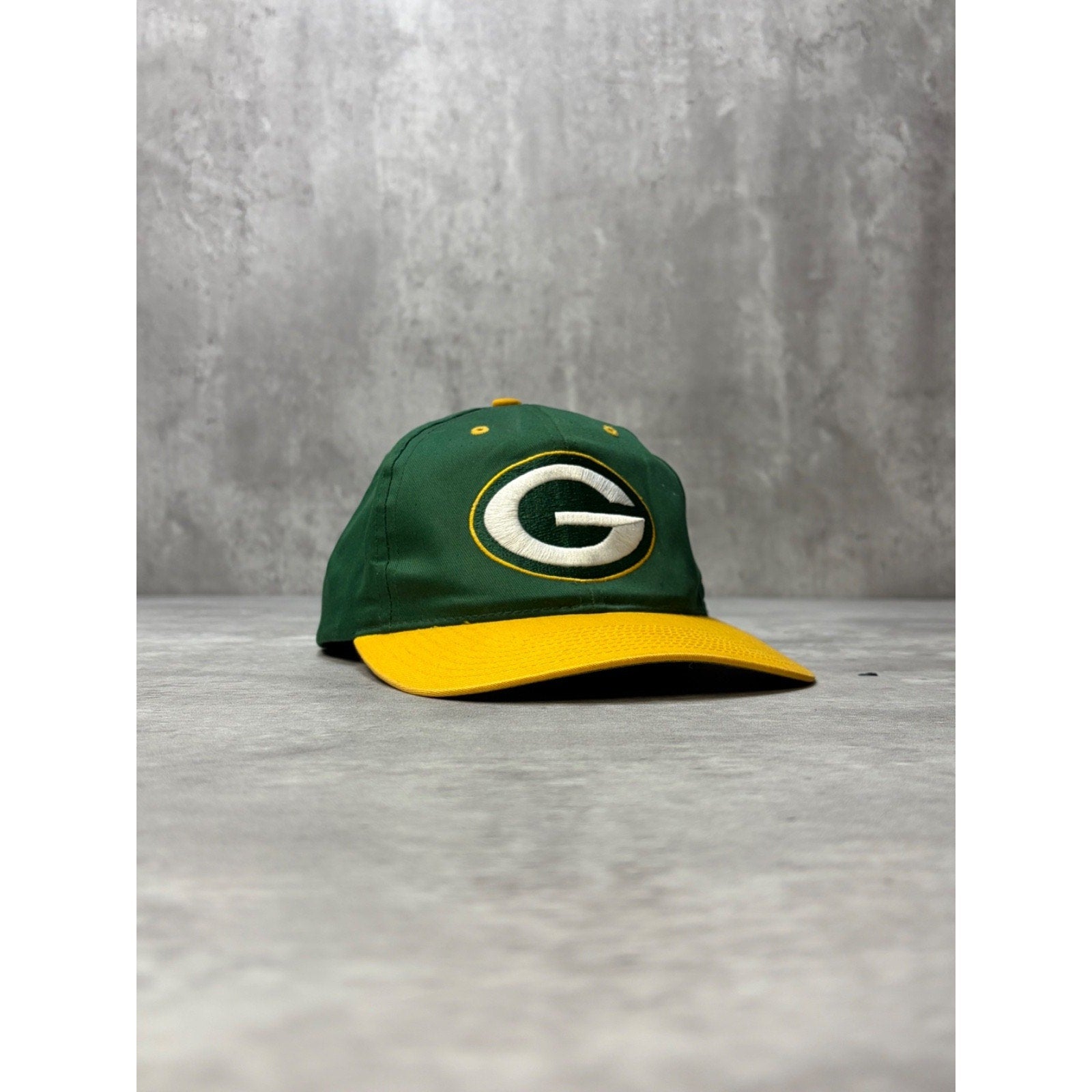 Vintage Green Bay Packers NFL Two Tone Embroidered Snapback Hat OSFA