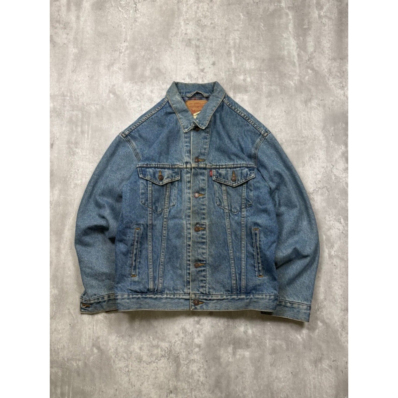 Vintage Levis Red Tab Blanket Lined Medium Wash Denim Trucker Jacket Size Large
