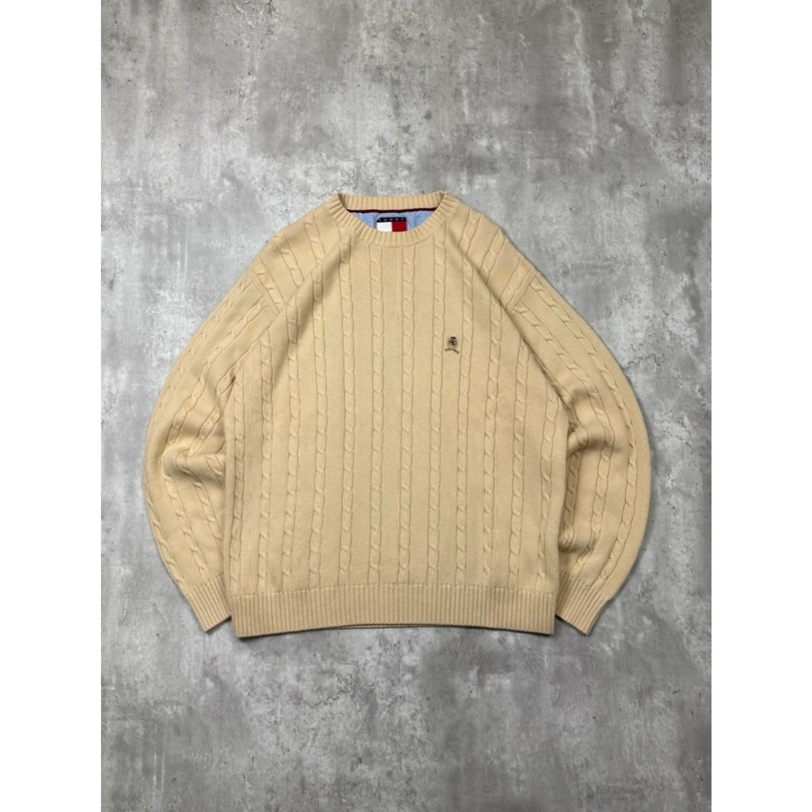 Vintage Tommy Hilfiger Embroidered Crest Pullover Beige Knit Sweater Size Large