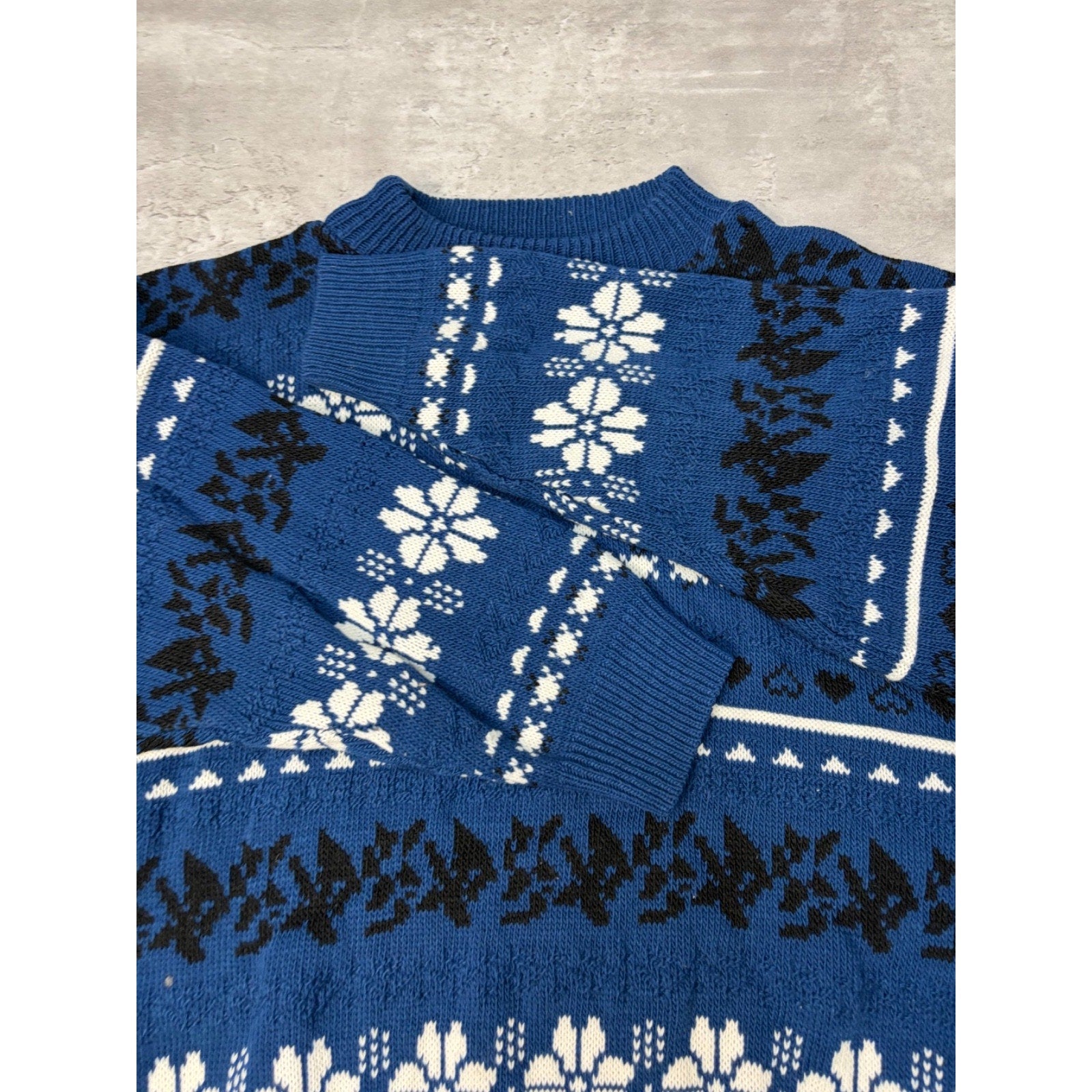 Vintage 90s Abstract Flower Striped Pullover Ribbed Knit Sweater Size Medium