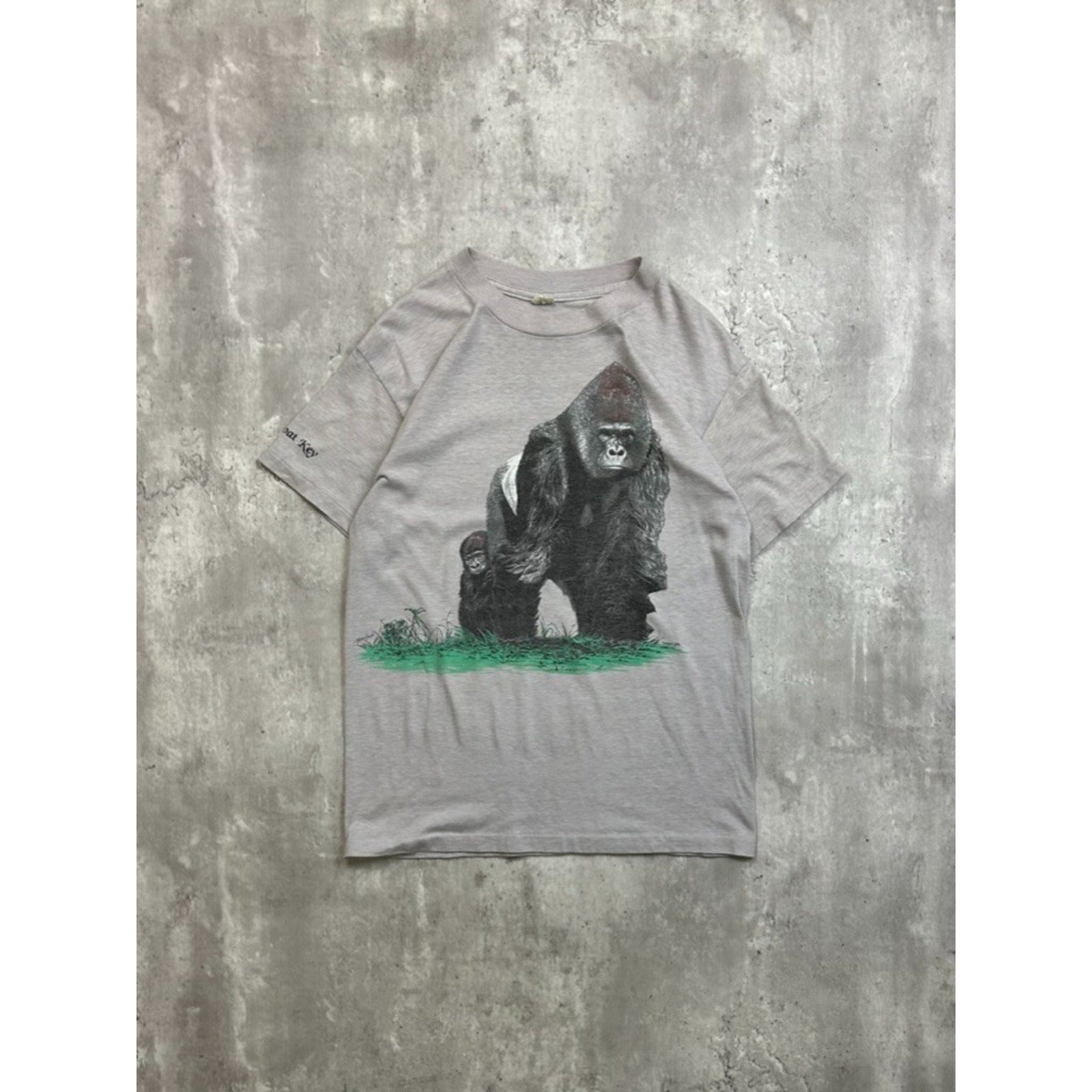 Vintage 90s Silverback Gorilla Nature Animal Graphic T-Shirt Size Large