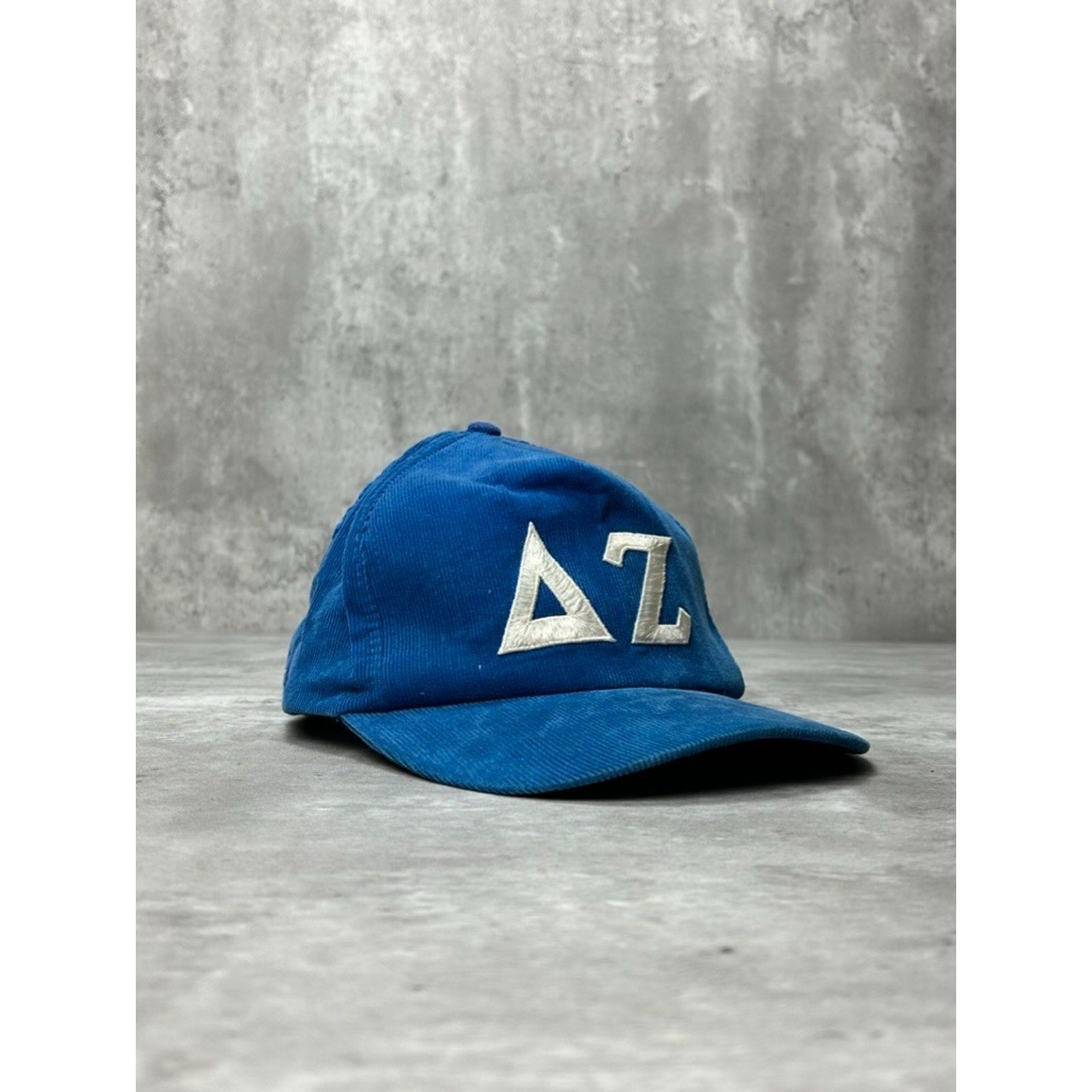 Vintage 80s Delta Zeta Embroidered Corduroy Snapback Hat OSFA