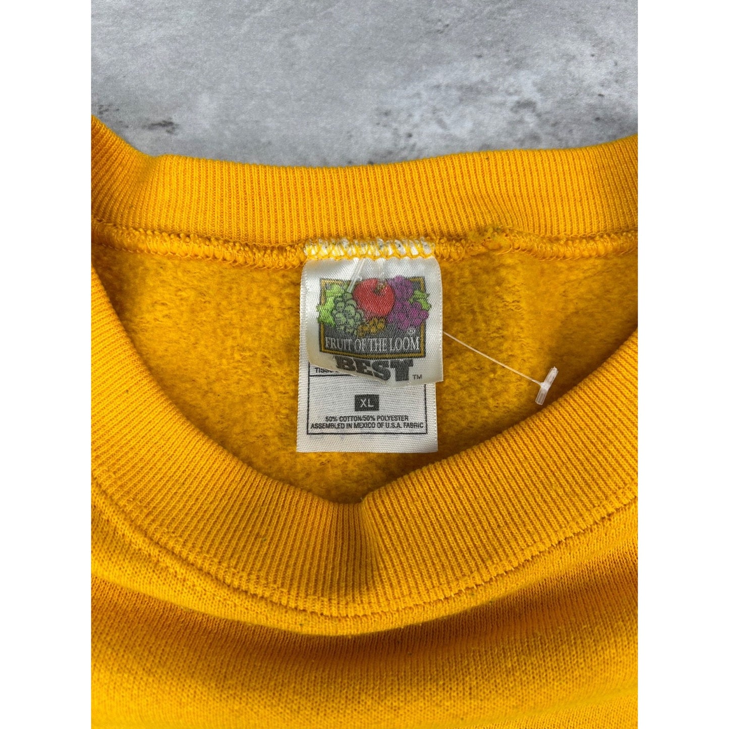 Vintage 2004 Iowa Vs Miami Outback Bowl NCAA Football Graphic Sweatshirt Size XL