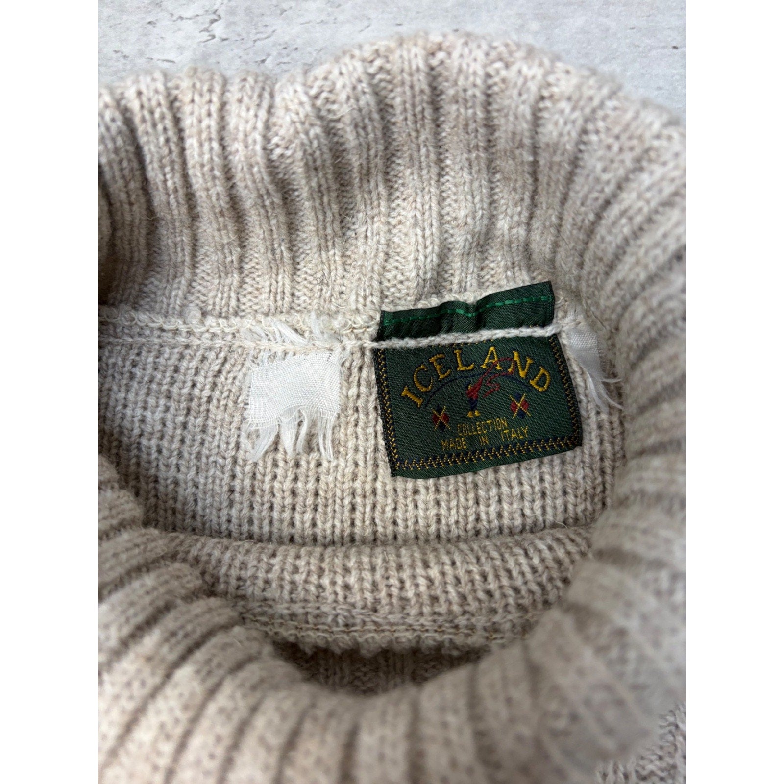 Vintage Maple Leaf Embroidered Turtle Neck Beige Knit Sweater Size XL