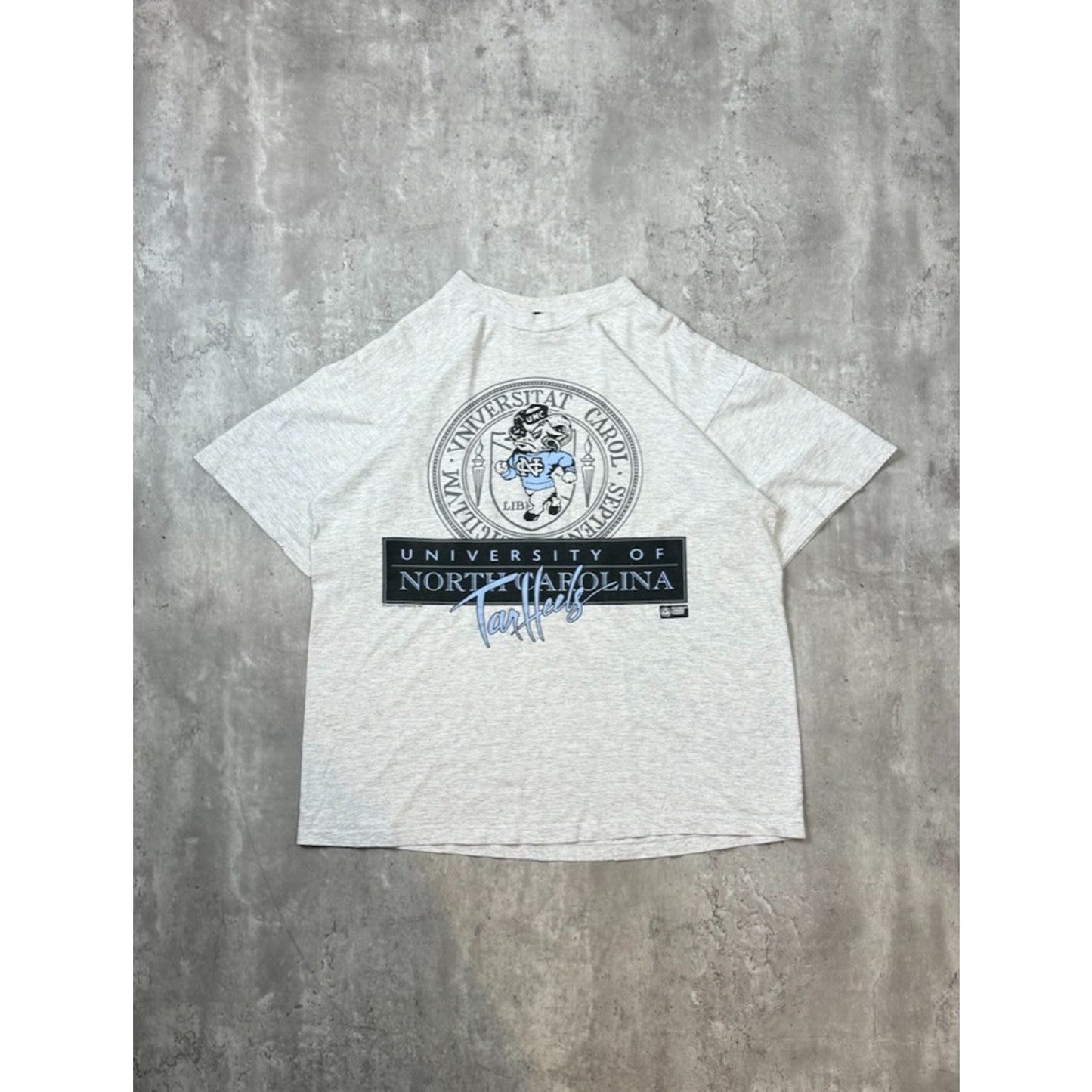 Vintage 90s UNC Tarheels NCAA Collegiate Crest Graphic T-Shirt Size XL