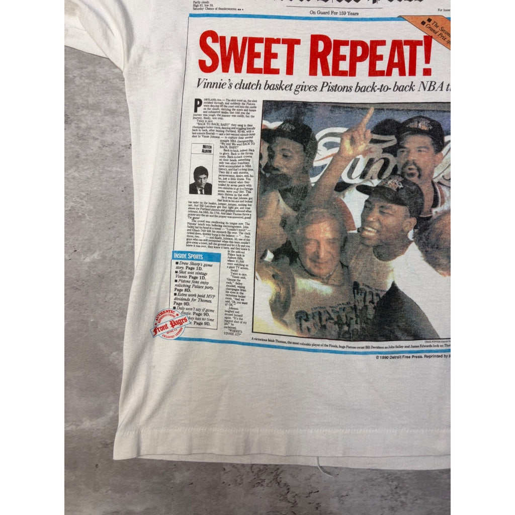 Vintage 1990 Detroit Pistons NBA Back To Back Champs Newspaper T-Shirt Sz Medium