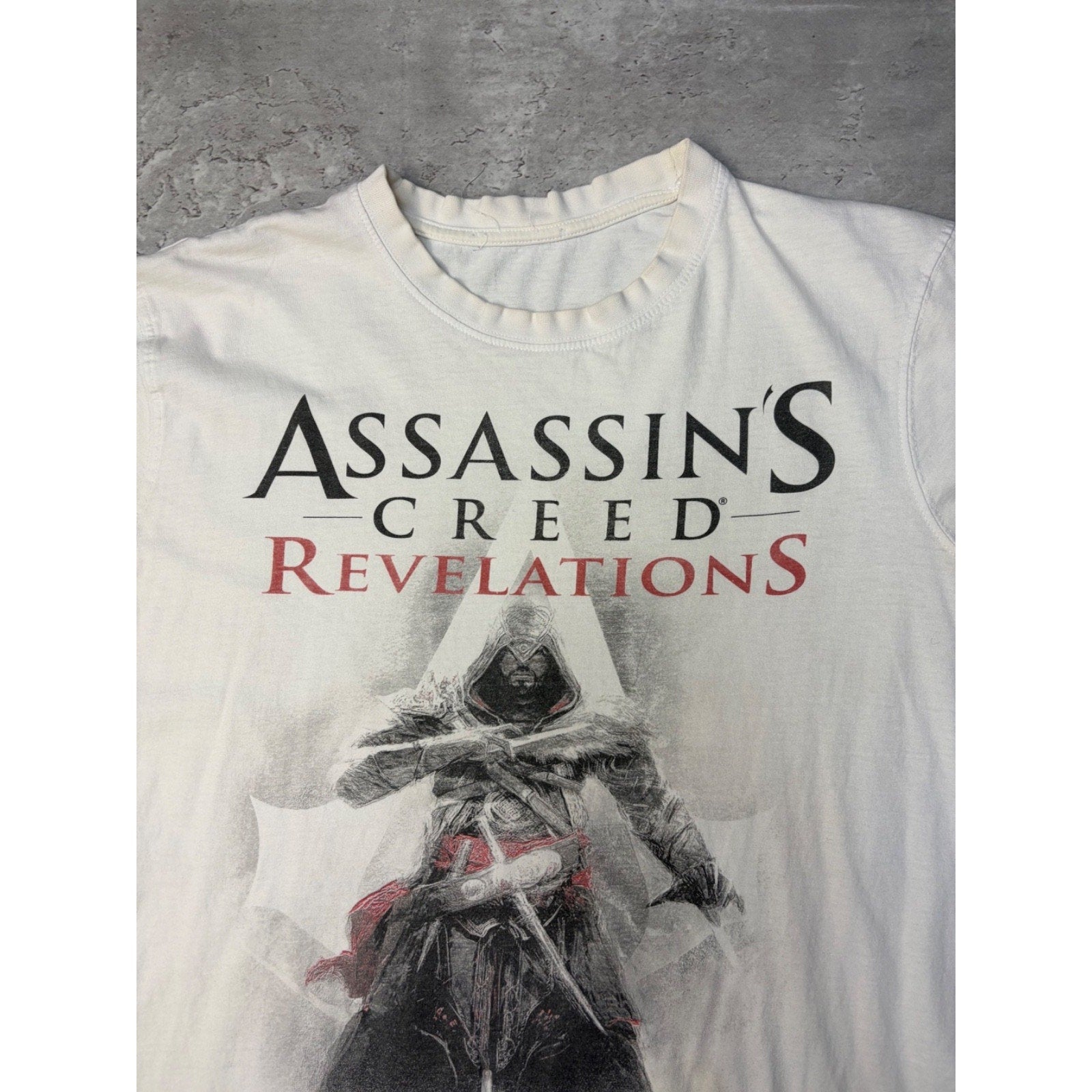 Assassins Creed Revelations Video Game Promo White Graphic T-Shirt Size Large