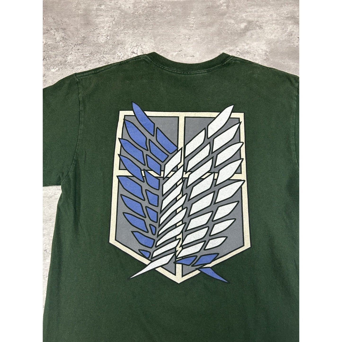 Attack On Titan Survey Corps Anime Promo Graphic T-Shirt Size Medium Green