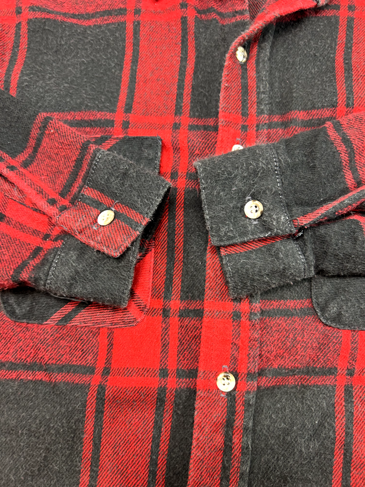 Vintage 80s/90s RedHead Buffalo Plaid Double Pocket Button Up Shirt Size Medium