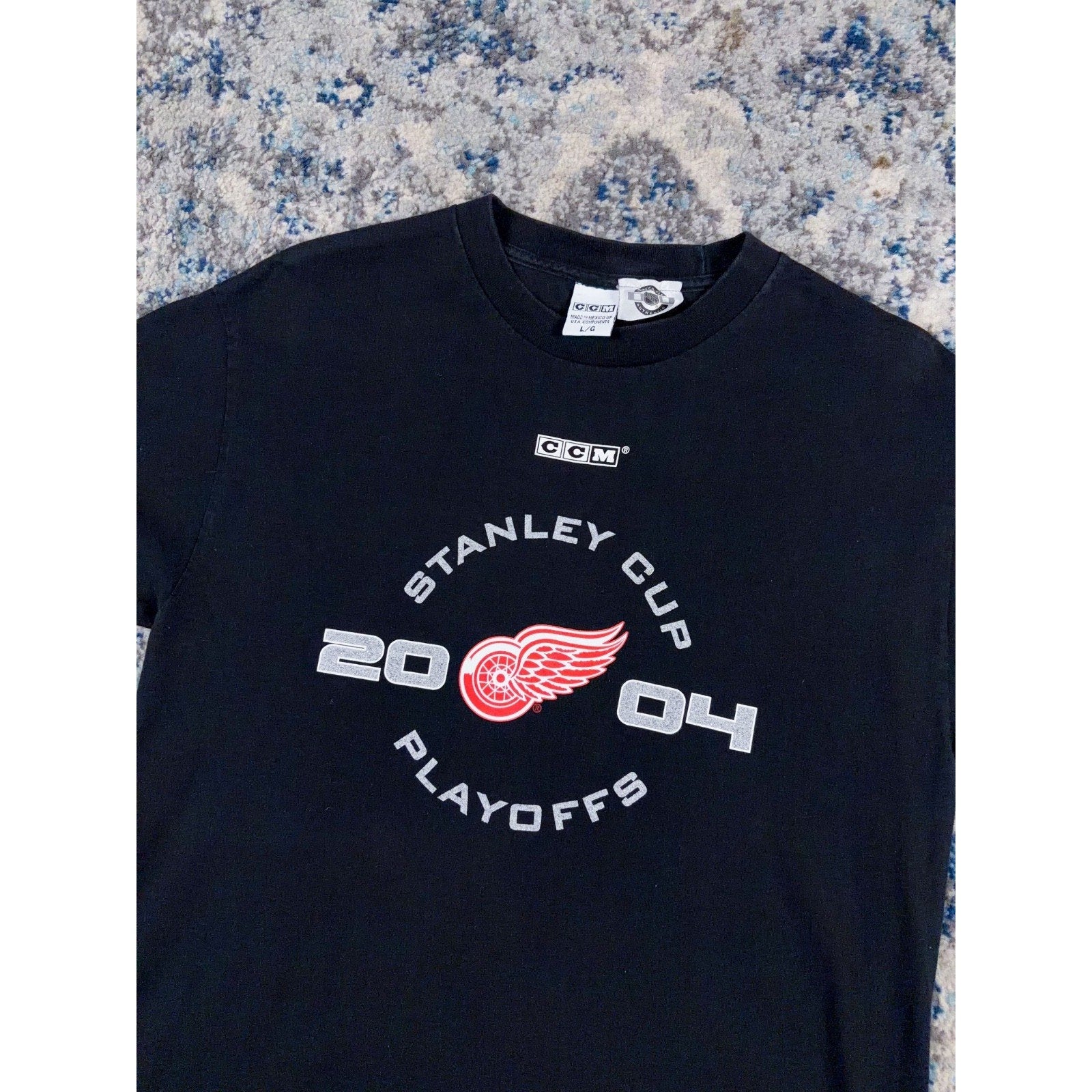 Vintage 2004 Detroit Red Wings NHL Stanley Cup Playoffs T-Shirt Size Large
