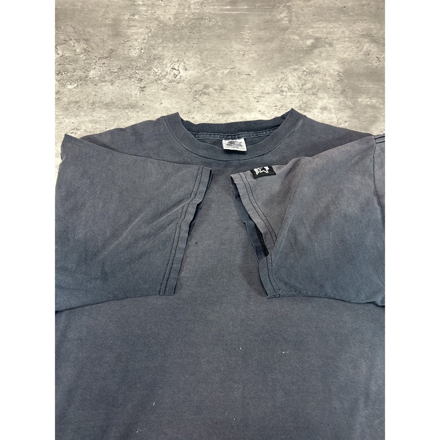 Vintage 90s Starter Graphic Classic Logo Faded T-Shirt Size Large Black