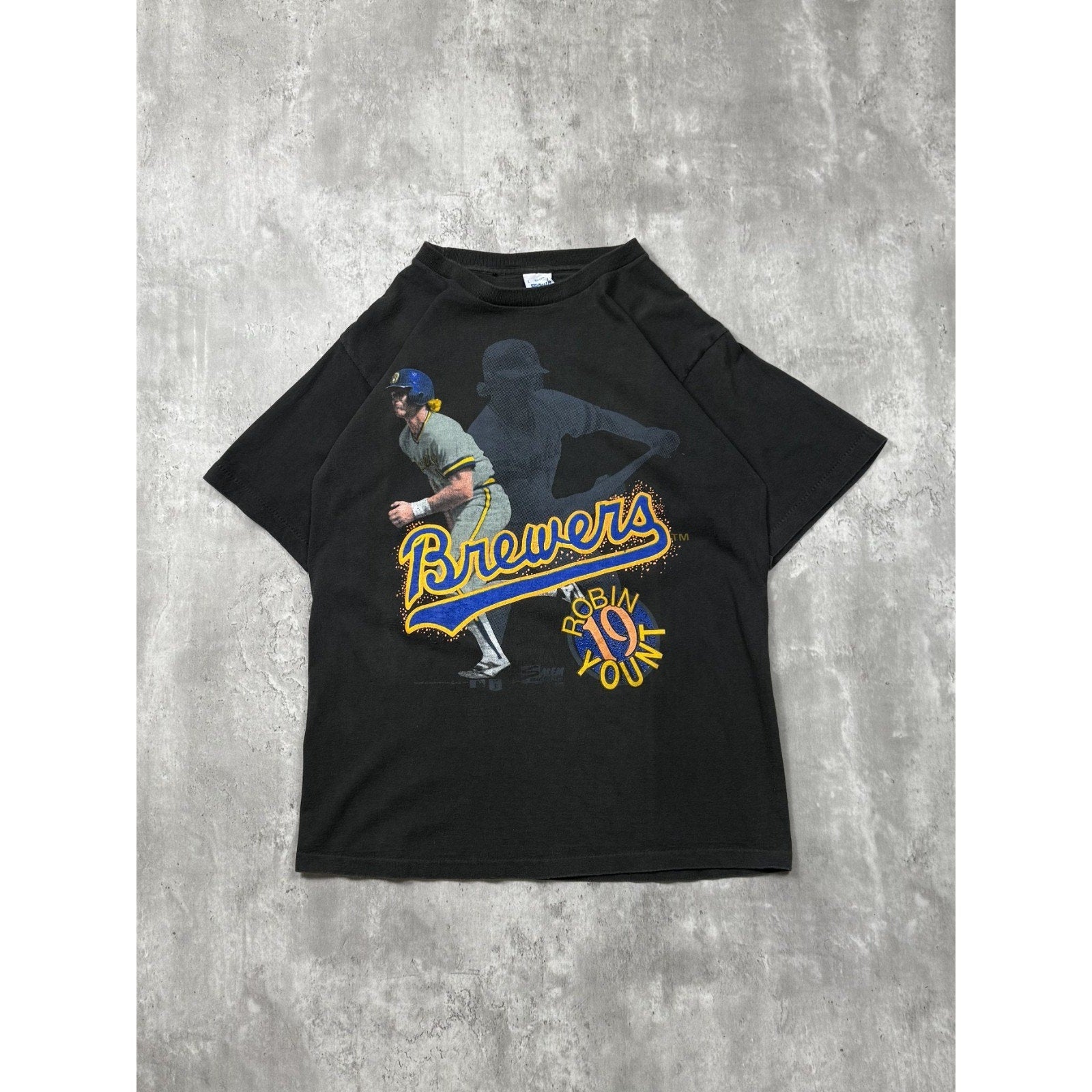 1990 Robin Yount #19 Milwaukee Brewers MLB Player Graphic T-Shirt Size Large