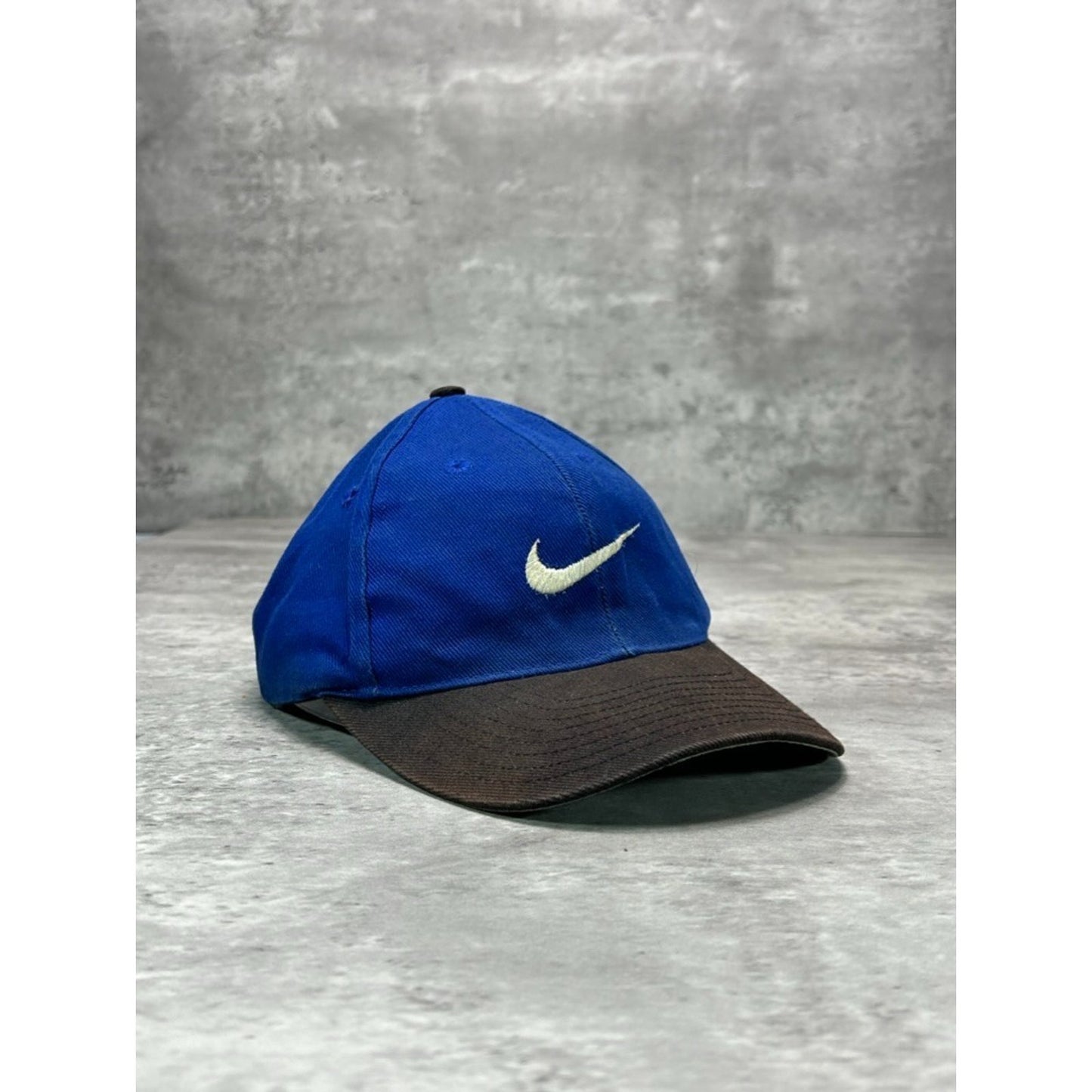 Vintage 90s Nike Embroidered Swoosh Two Tone Snapback Hat OSFA