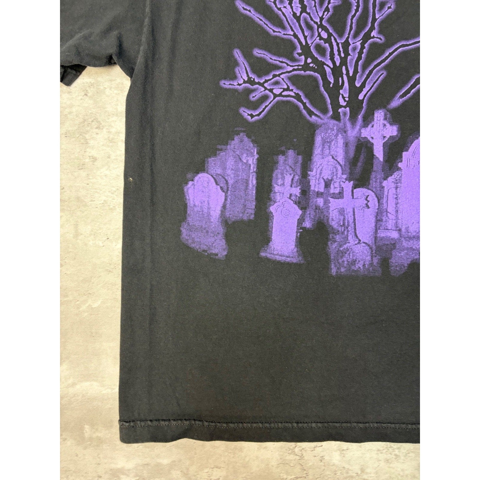 Vintage Undertaker WWE Wrestler Spellout Graphic T-Shirt Size Large