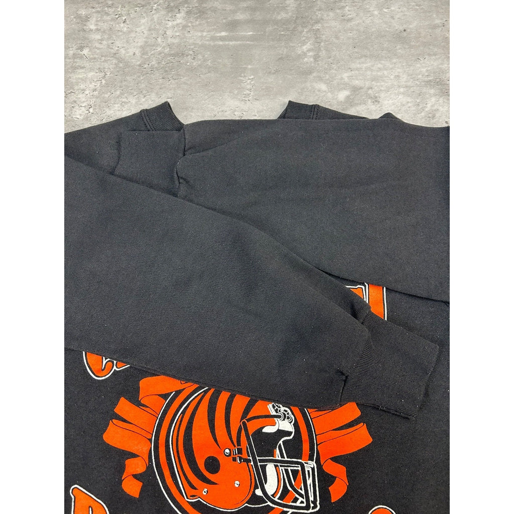 Vintage 90s Cincinnati Bengals NFL Helmet Spellout Graphic Sweatshirt Size Small