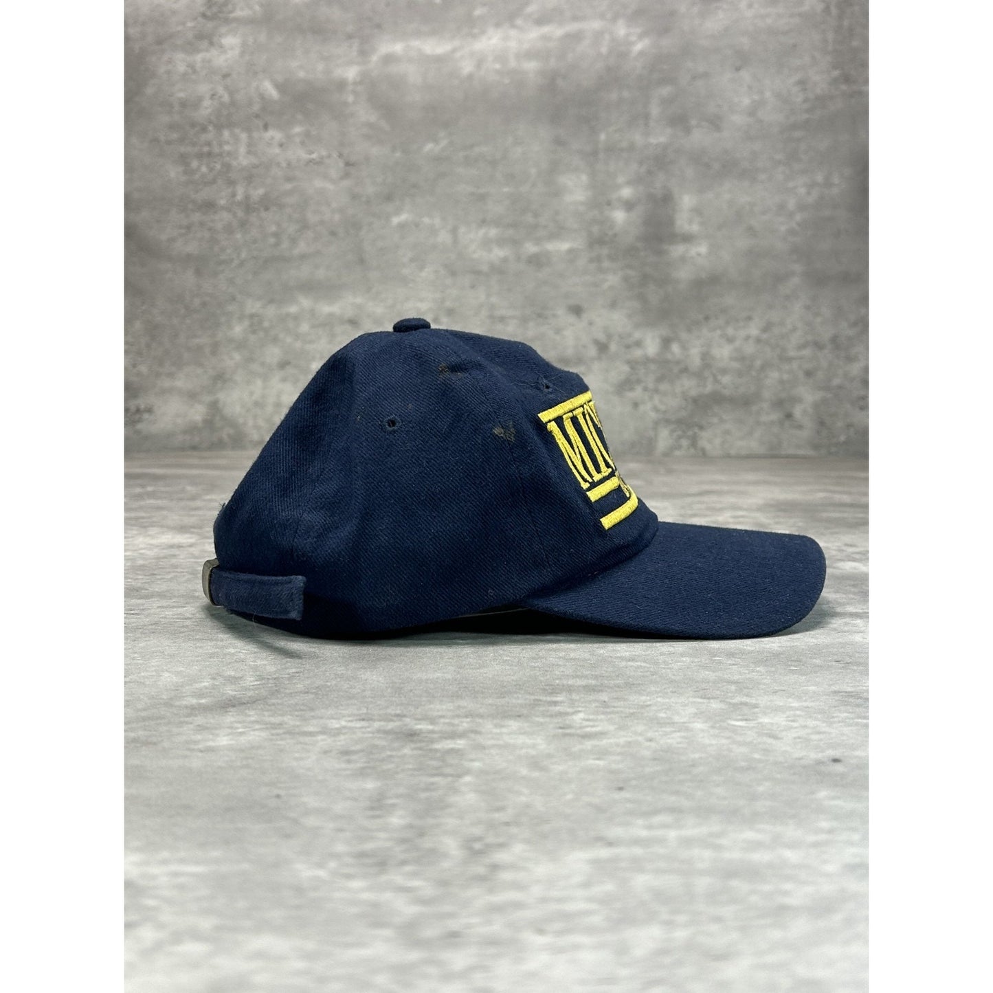Vintage Michigan Wolverines Hockey NCAA Embroidered Spellout Snapback Hat OSFA