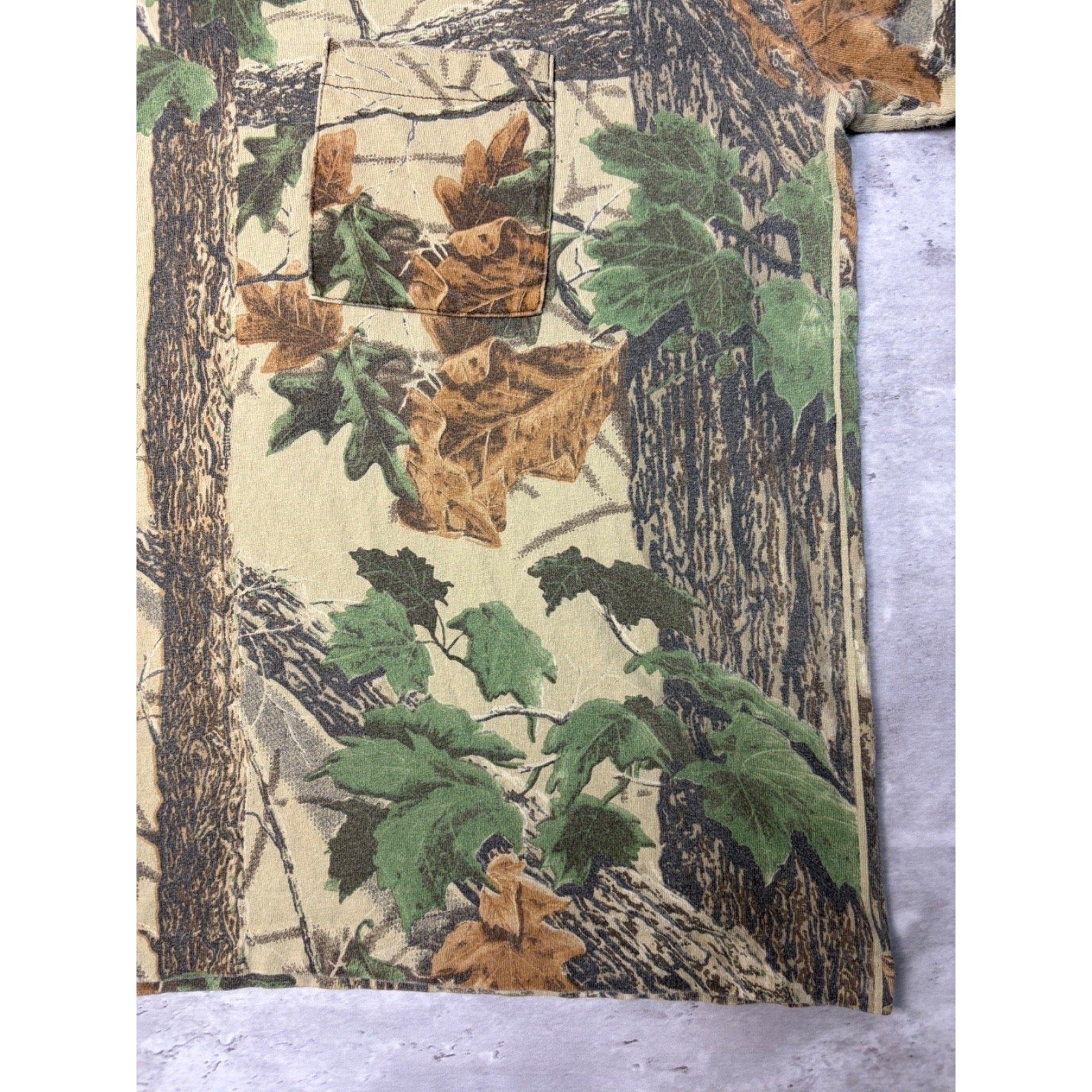 Vintage Realtree Tree Camo Hunting T-Shirt Size XL