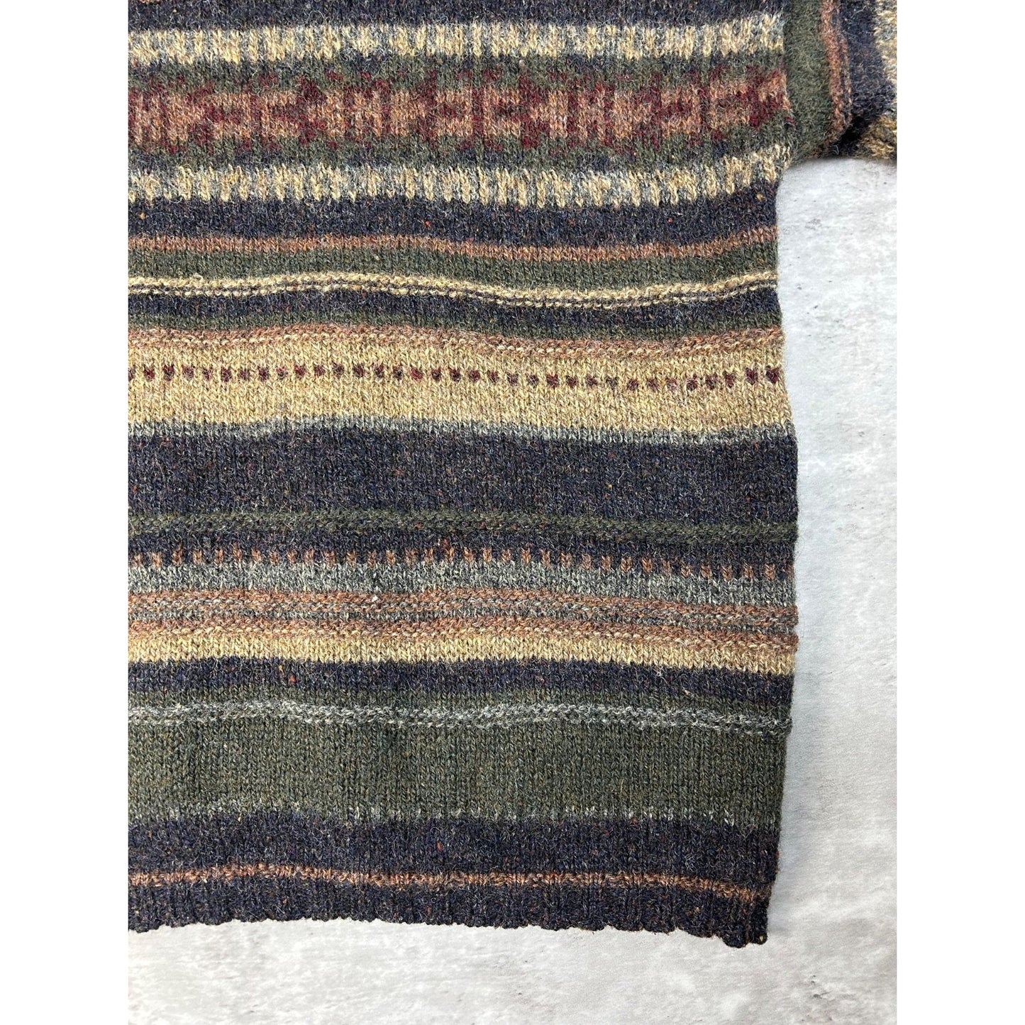 Vintage Woolrich Abstract Striped Print Pullover Knit Sweater Size Large