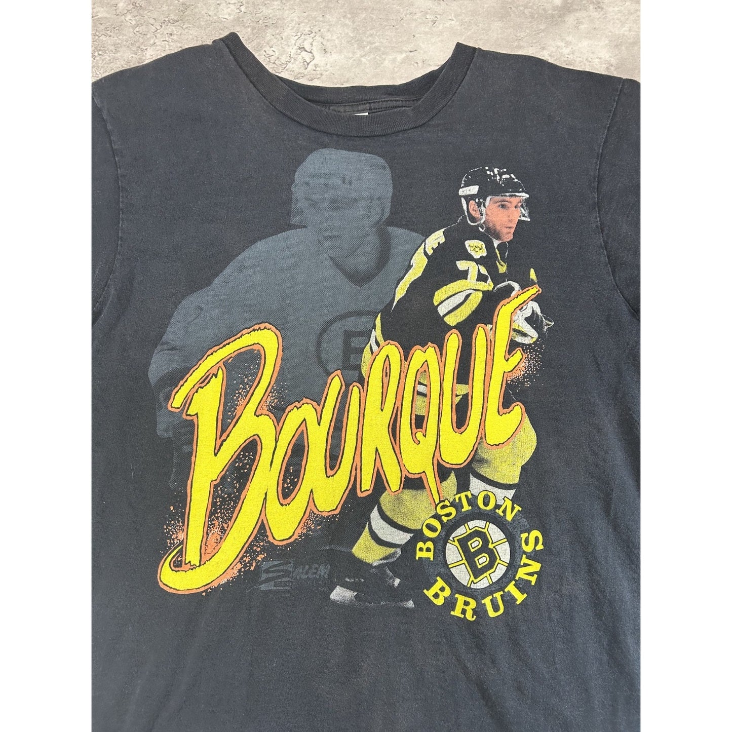 Vintage 90s Ray Bourque #77 Boston Bruins NHL Player Graphic T-Shirt Size Large