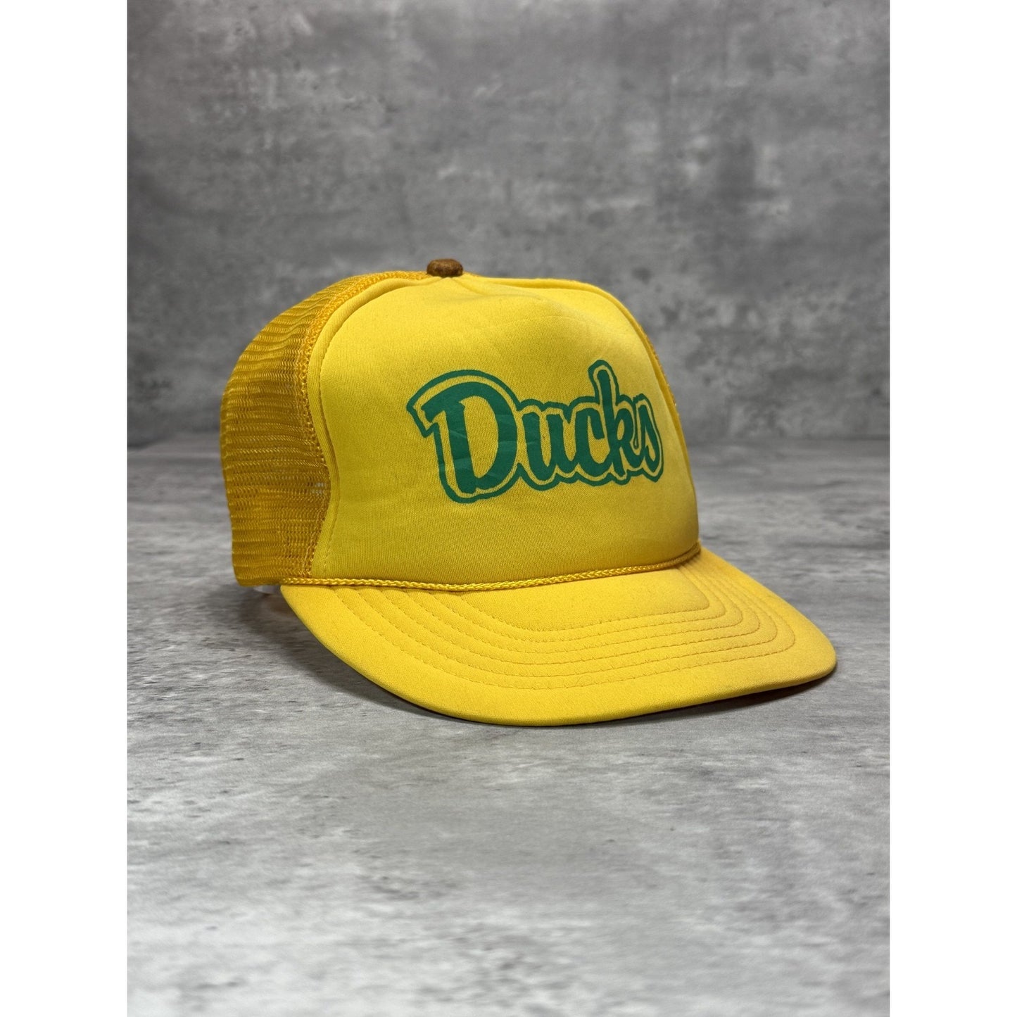 Vintage 80s Oregon Ducks NCAA Graphic Spellout Trucker Snapback Hat OSFA