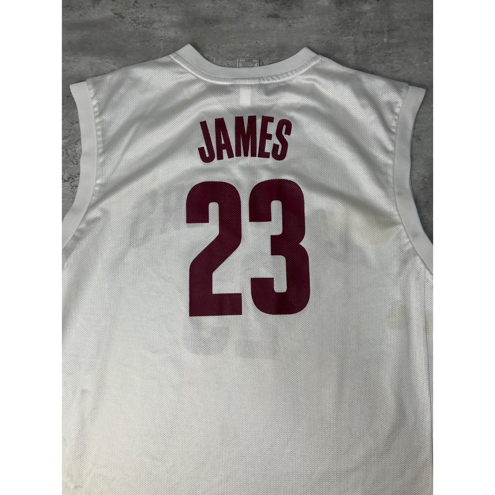 Vintage Lebron James #23 Cleveland Cavaliers NBA Basketball Jersey Size XL