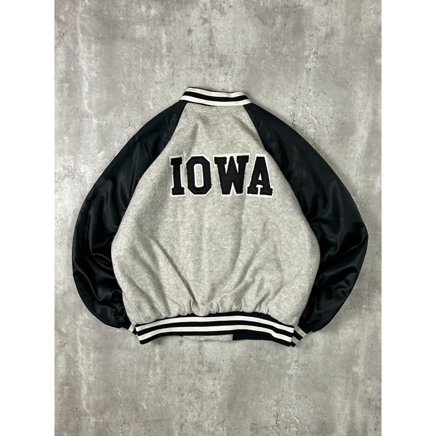 Vintage 90s Iowa Hawkeyes NCAA Embroidered Collegiate Bomber Jacket Size XL