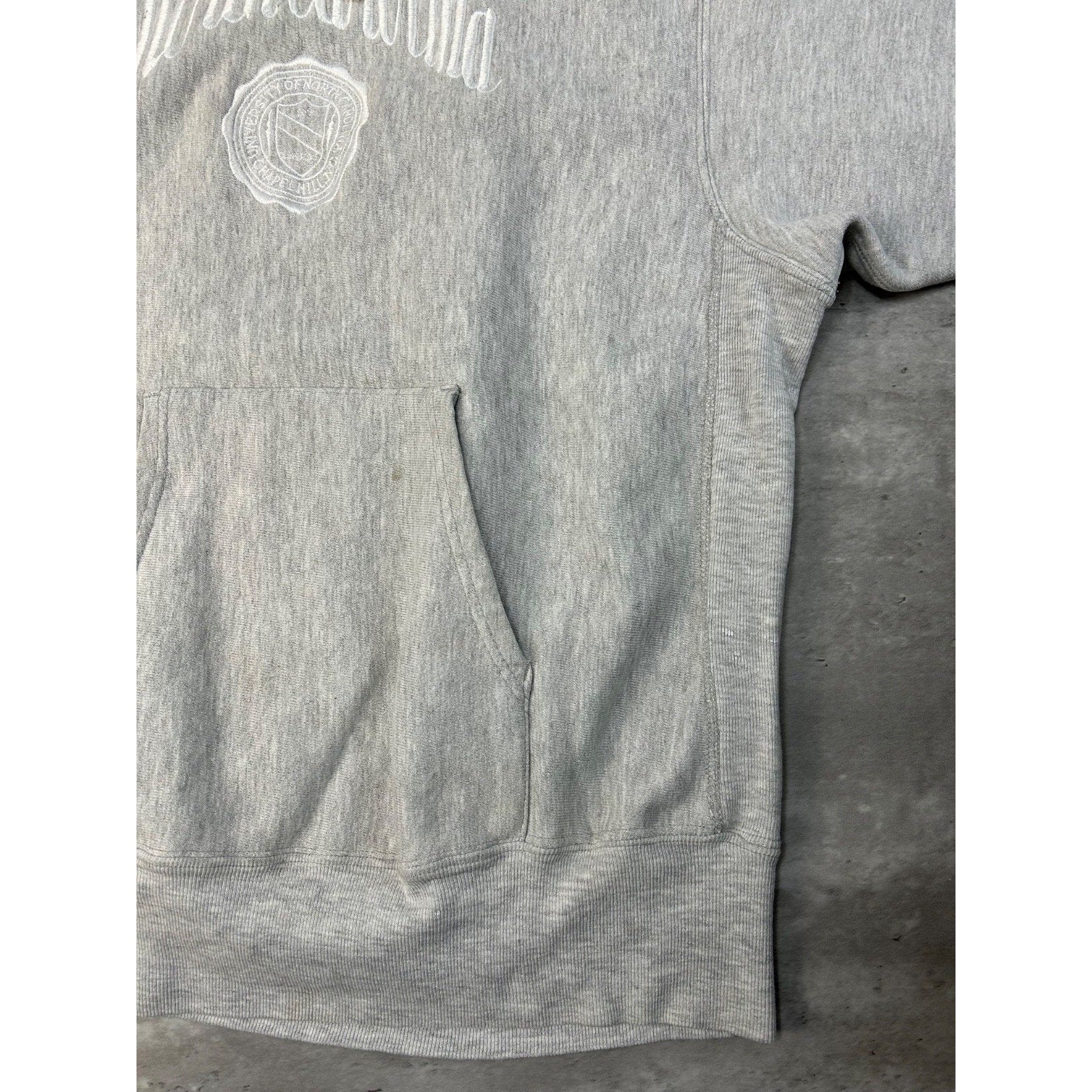 VTG 90s UNC Tarheels NCAA Champion Reverse Weave Hooded Sweatshirt Size XL