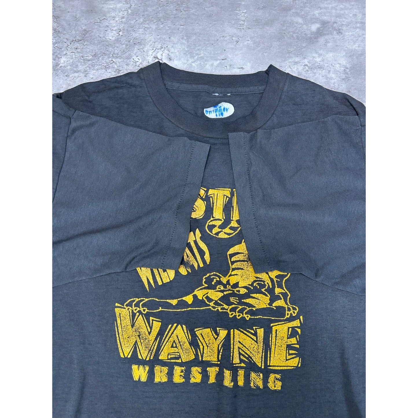 Vintage 90s Western Wayne Wildcats Wrestling Collegiate T-Shirt Size XL