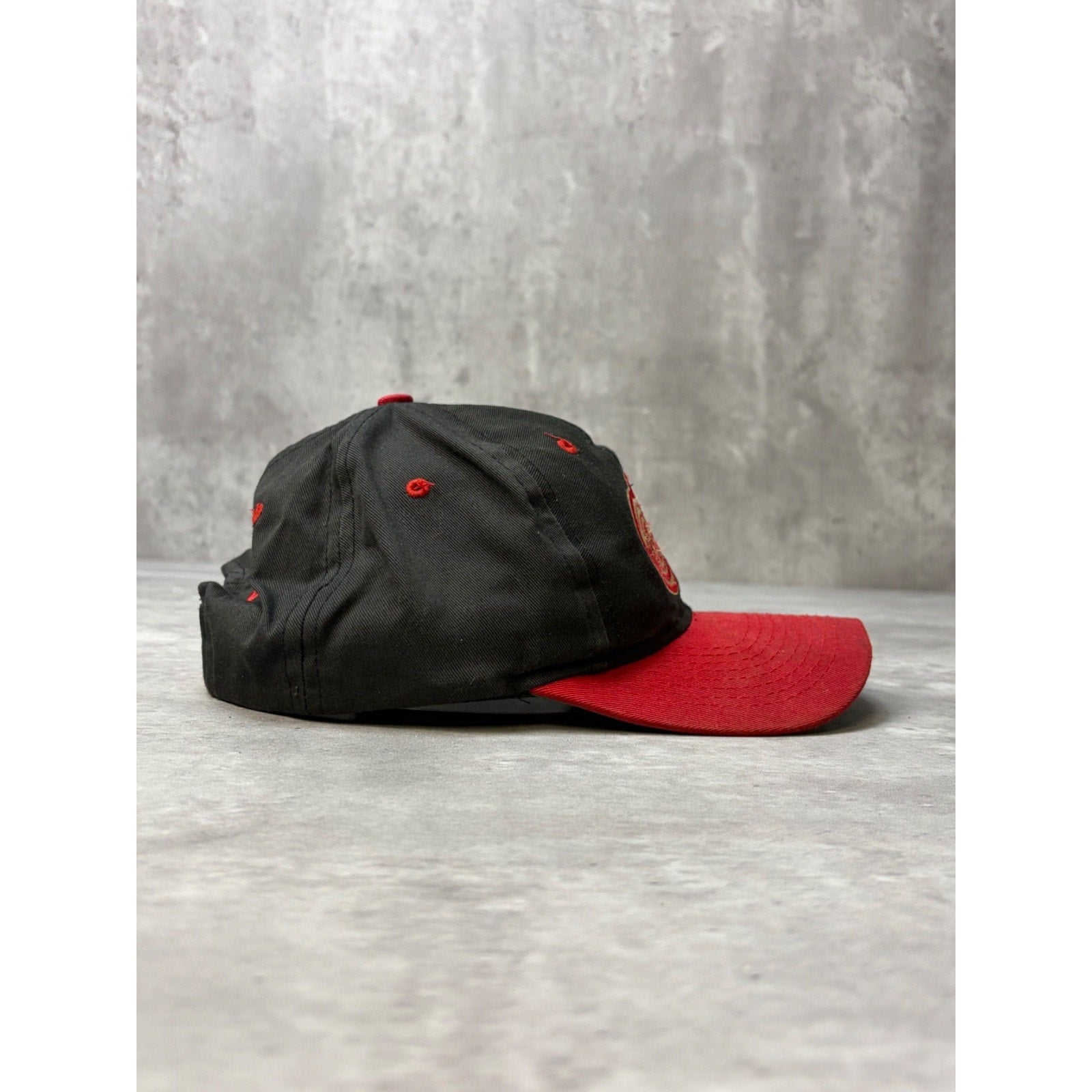 Vintage 90s Detroit Red Wings NHL Embroidered Logo Snapback Hat OSFA
