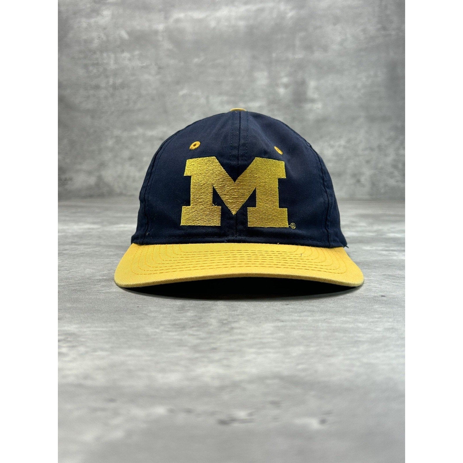 Vintage Michigan Wolverines NCAA Embroidered Logo Snapback Hat OSFA