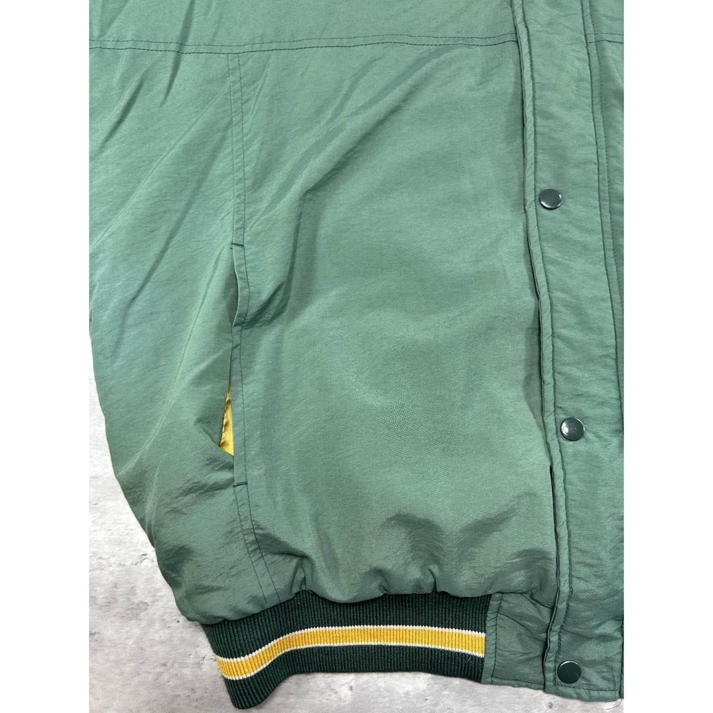 Vintage 80s Green Bay Packers NFL Embroidered Logo Starter Jacket Size XL