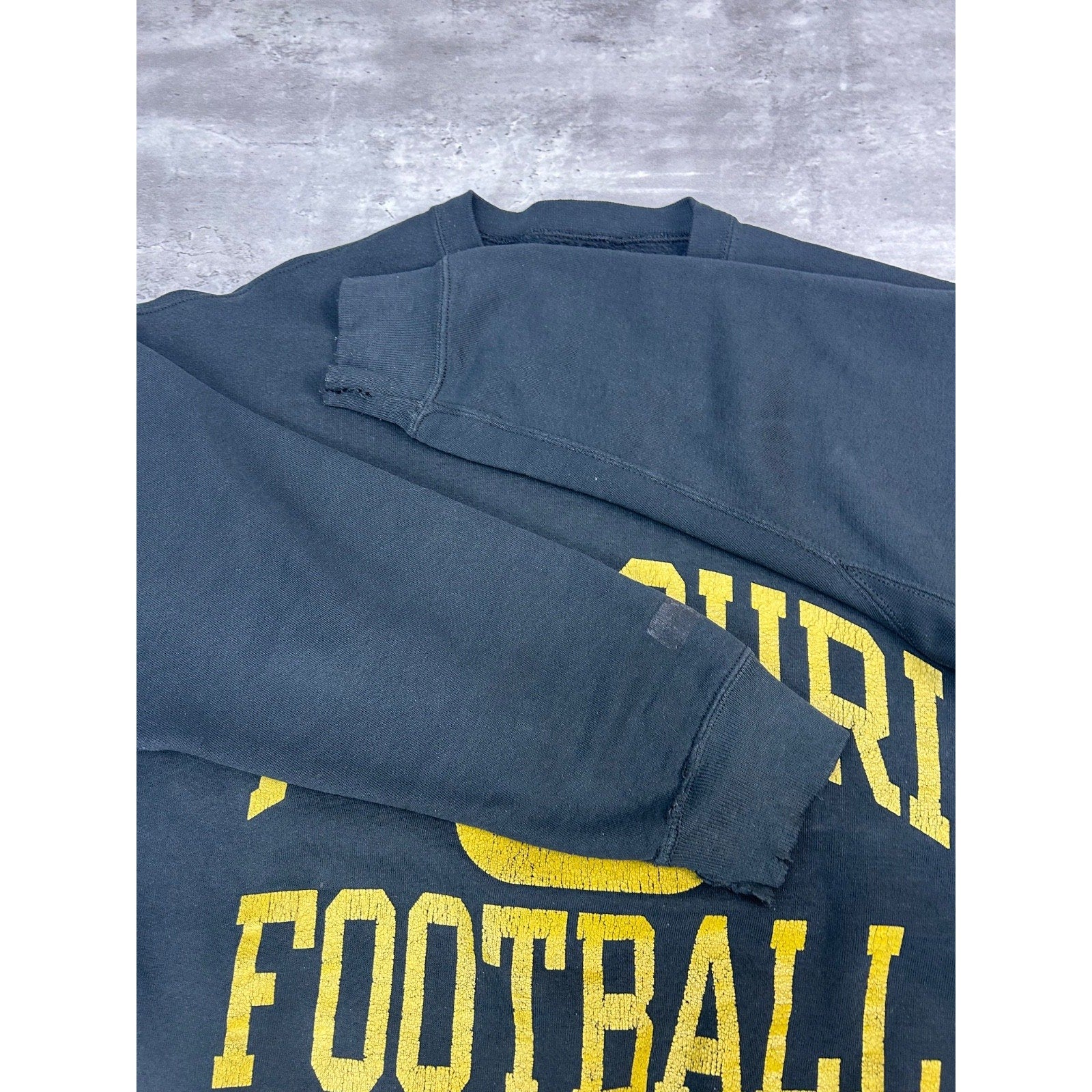 Vintage 90s Missouri Football NCAA Collegiate Spellout Sweatshirt Size XL