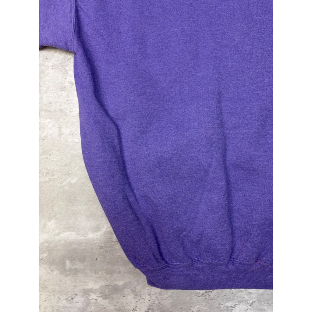 Vintage 90s Western Mustangs NCAA Embroidered Spellout Sweatshirt Size Medium