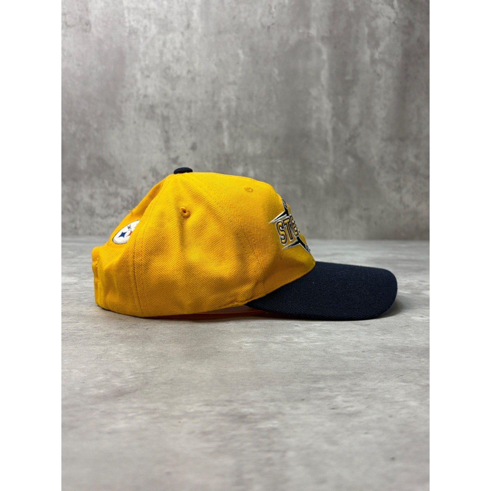 Vintage Pittsburgh Steelers NFL Sports Specialties Embroidered Snapback Hat OSFA