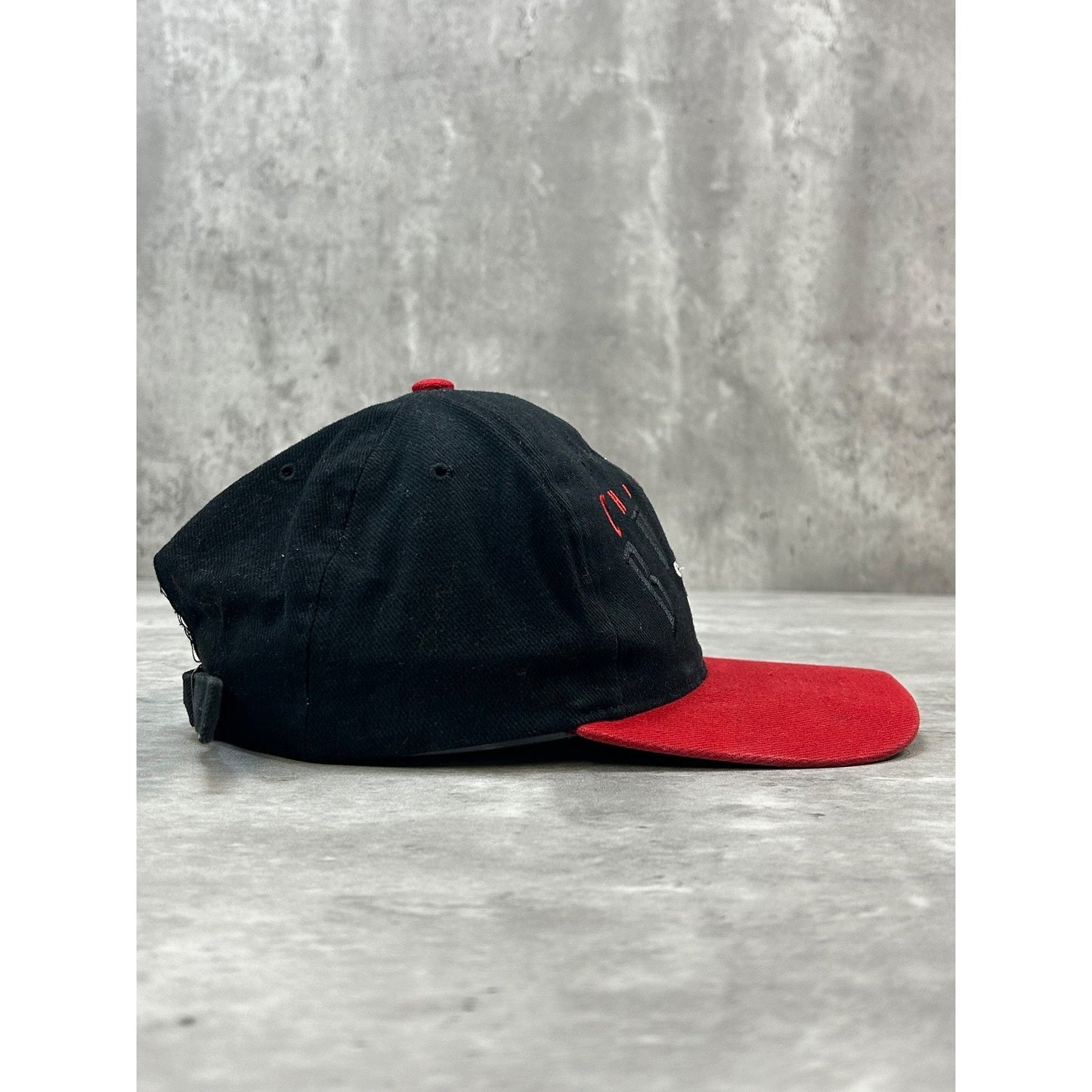 Vintage 90s Chicago Bulls NBA Embroidered Spellout Strapback Hat OSFA