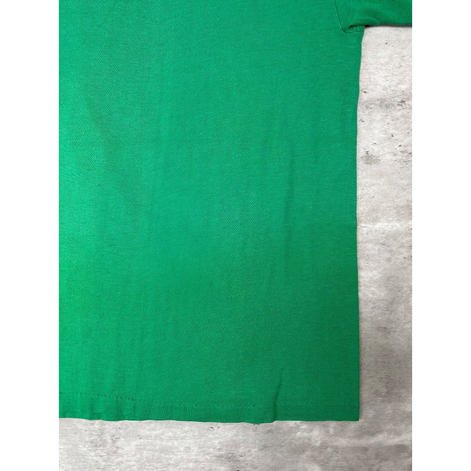 Vintage 80s Green Bay Packers NFL Football Spellout Graphic T-Shirt Size Medium