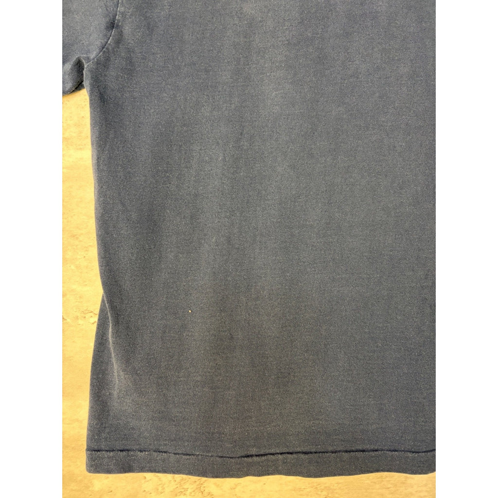Vintage Beaver Canoe Crest Logo Graphic T-Shirt Size Medium