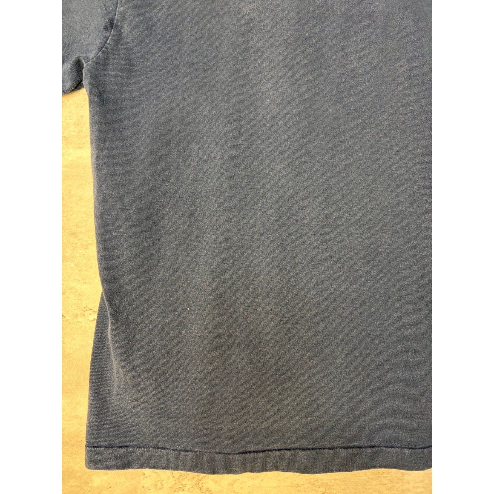 Vintage Beaver Canoe Crest Logo Graphic T-Shirt Size Medium