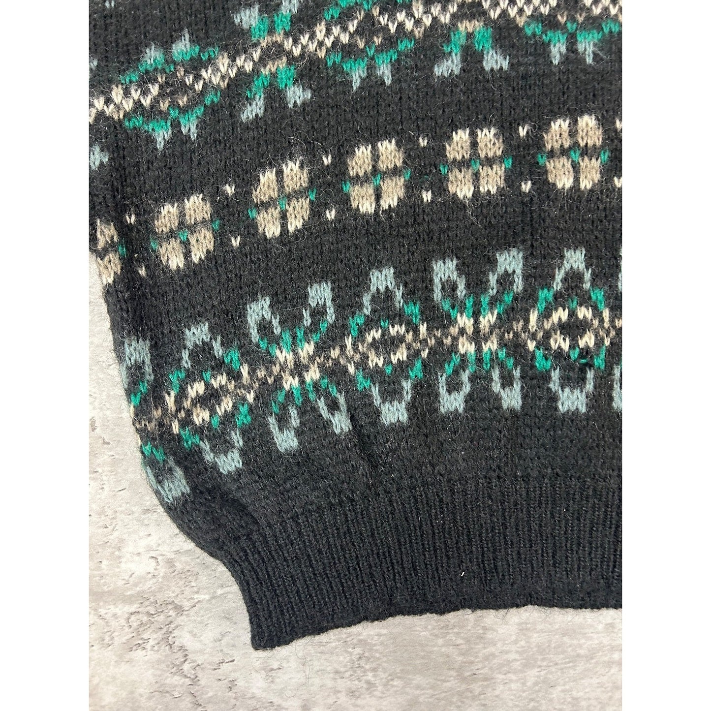 Vintage 80s/90s Geometric Striped Print Pullover Mock Neck Sweater Size Large