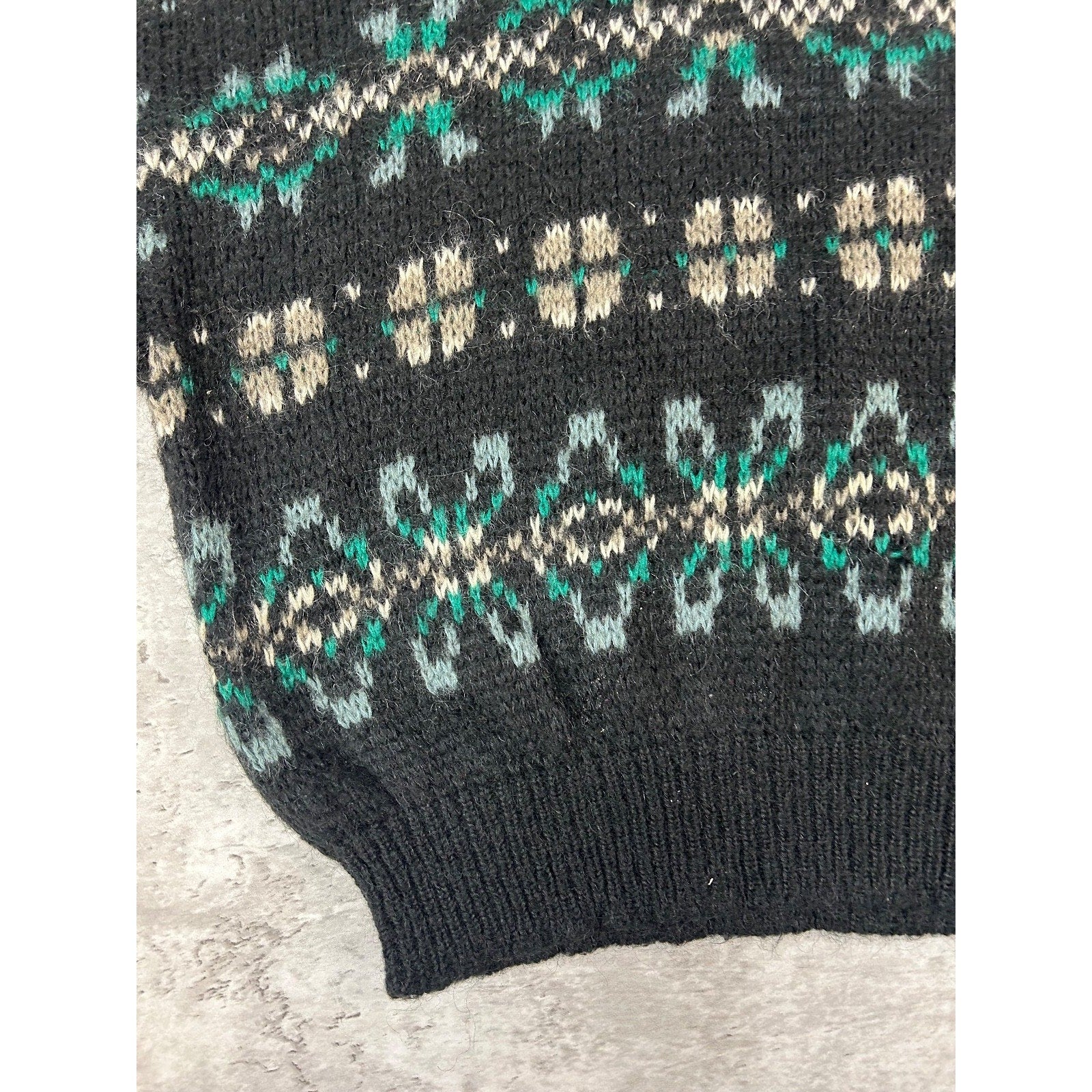 Vintage 80s/90s Geometric Striped Print Pullover Mock Neck Sweater Size Large