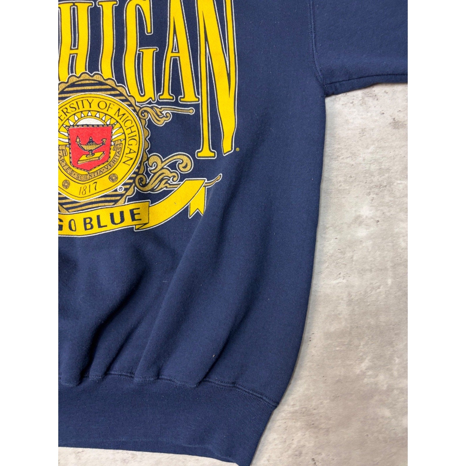 Vintage 90s Michigan Wolverines NCAA Spellout Crest Graphic Sweatshirt Sz Large