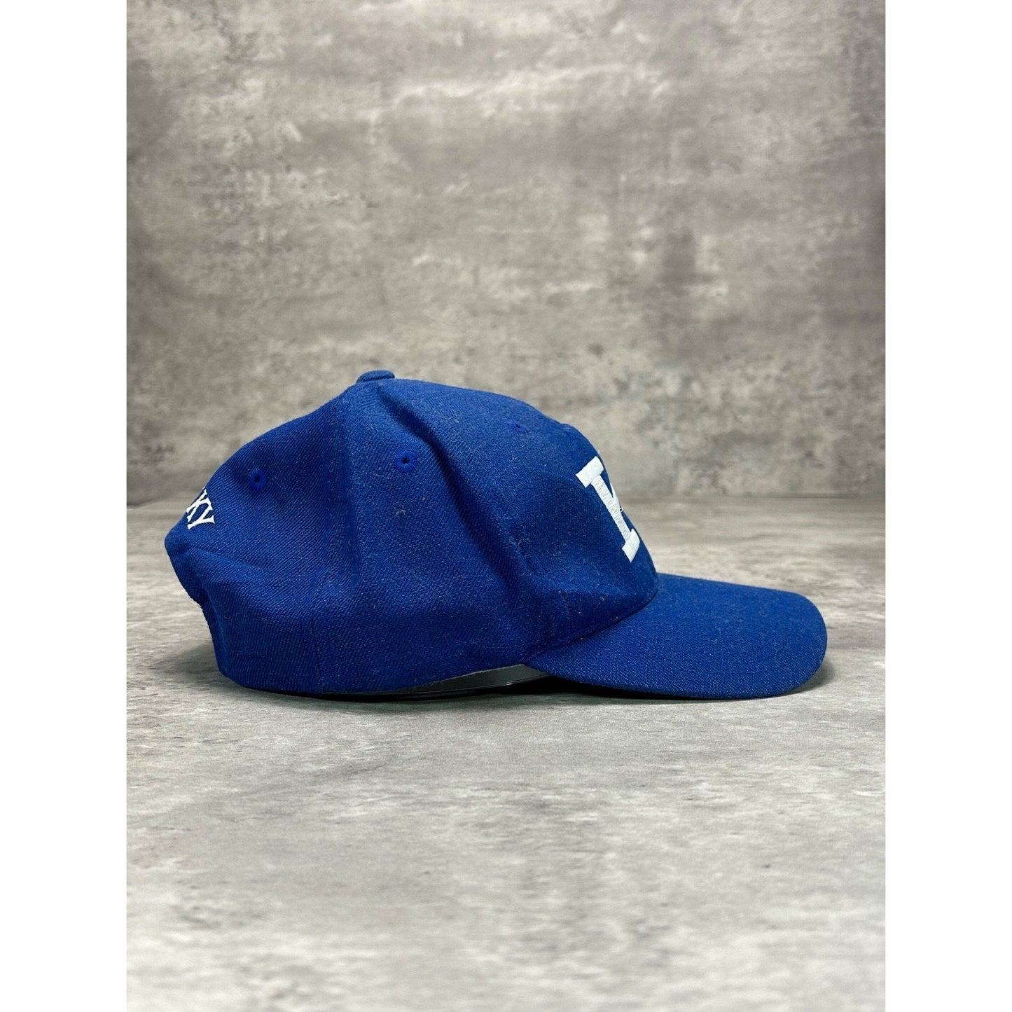 Vintage 90s Kentucky Wildcats NCAA Embroidered Logo Snapback Hat OSFA
