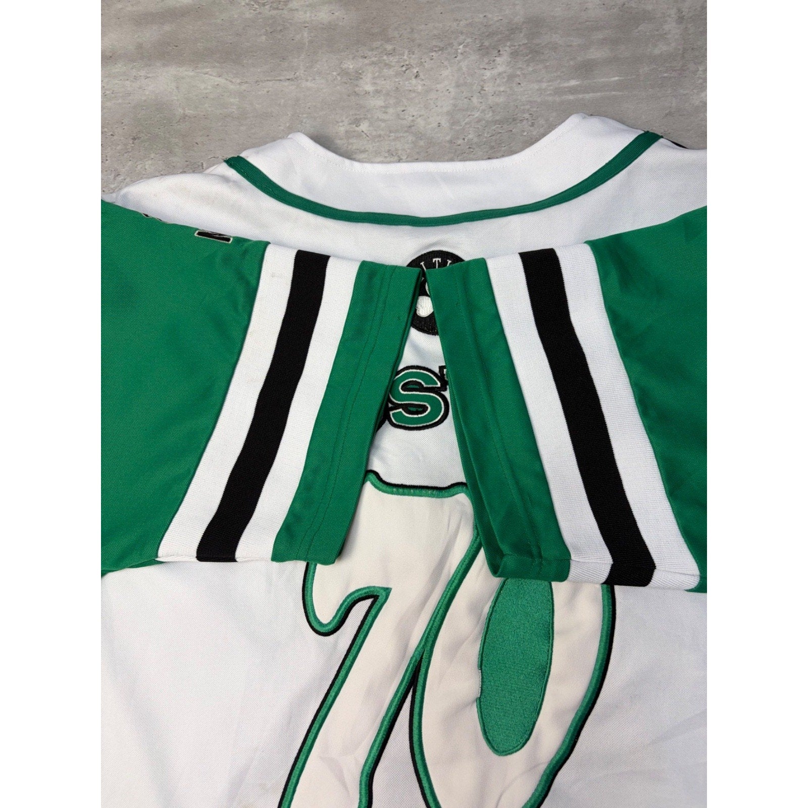 Vintage Boston Celtics #70 Embroidered Script Spellout Baseball Jersey Size XL