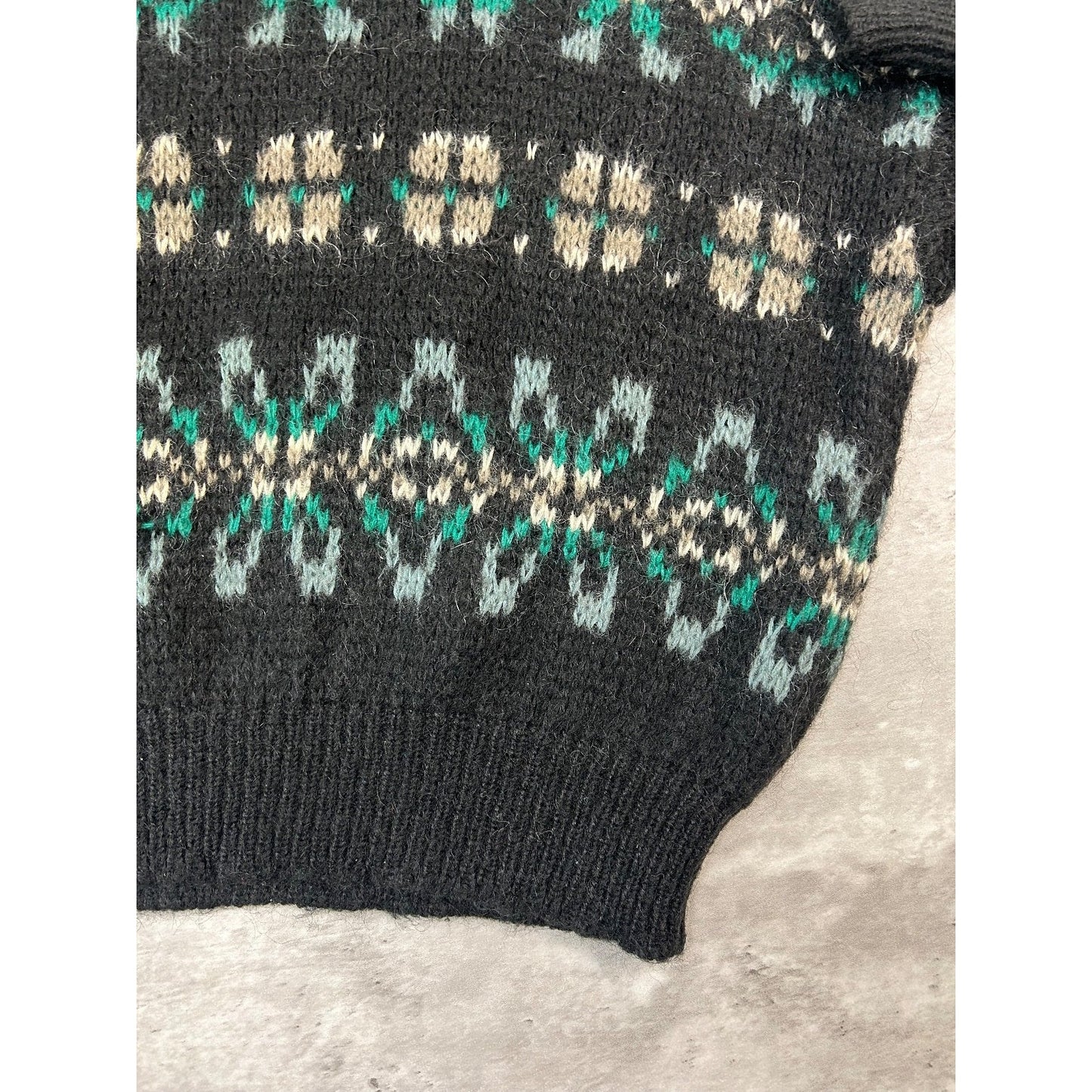 Vintage 80s/90s Geometric Striped Print Pullover Mock Neck Sweater Size Large